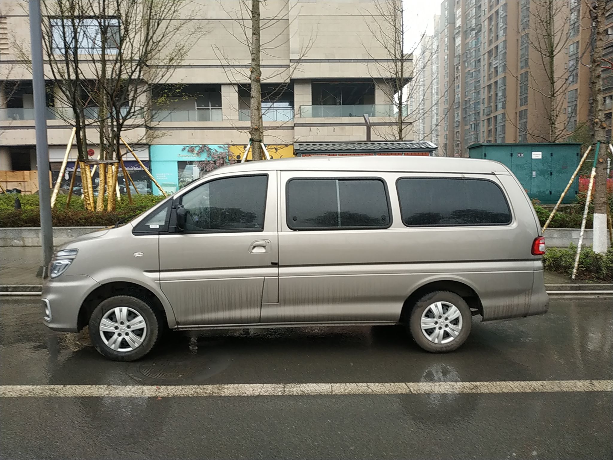 東風風行菱智七座報價(東風風行菱智七座報價二手車)