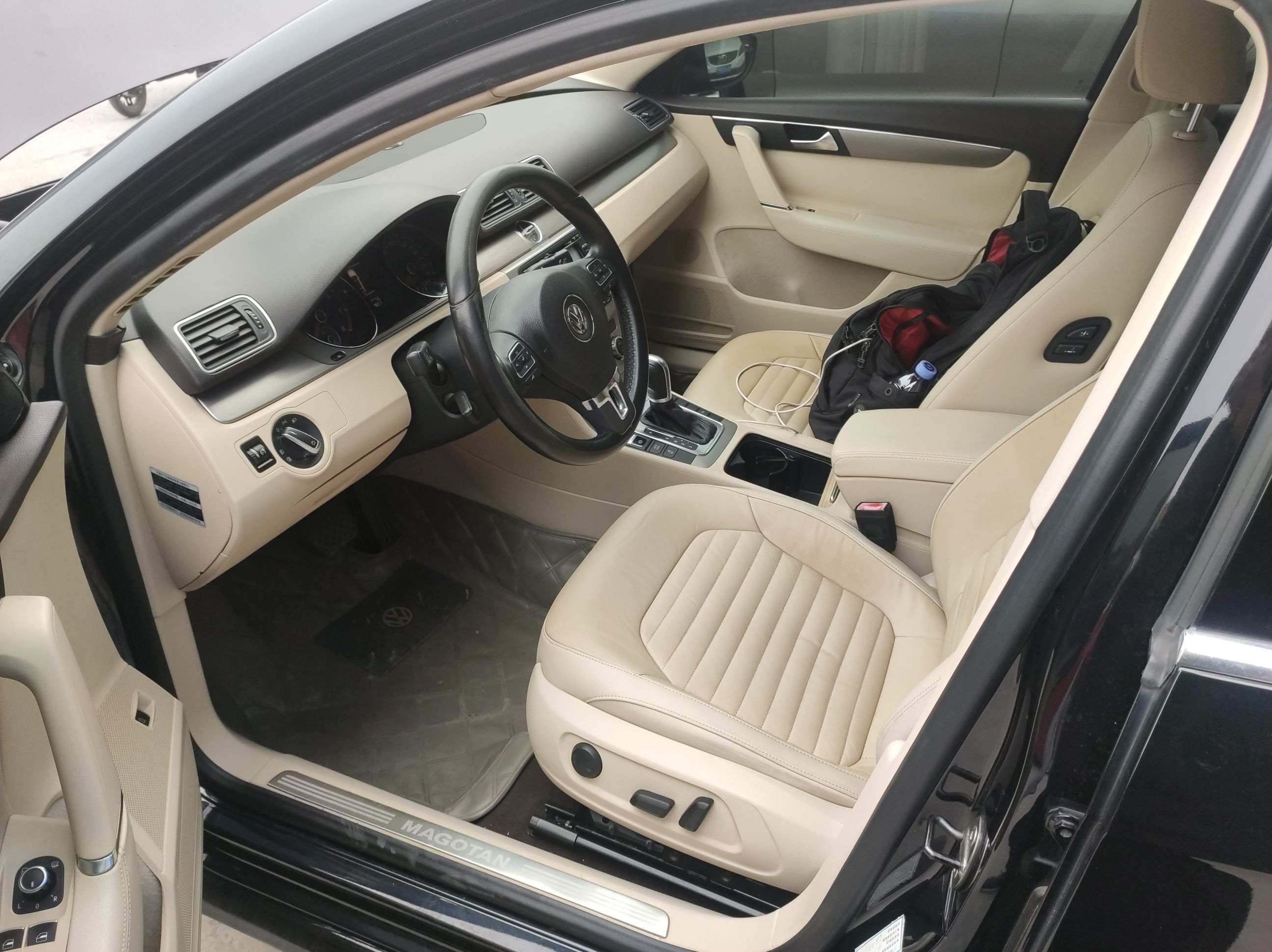 大众迈腾2012款18t自动汽油改款豪华型国Ⅳ