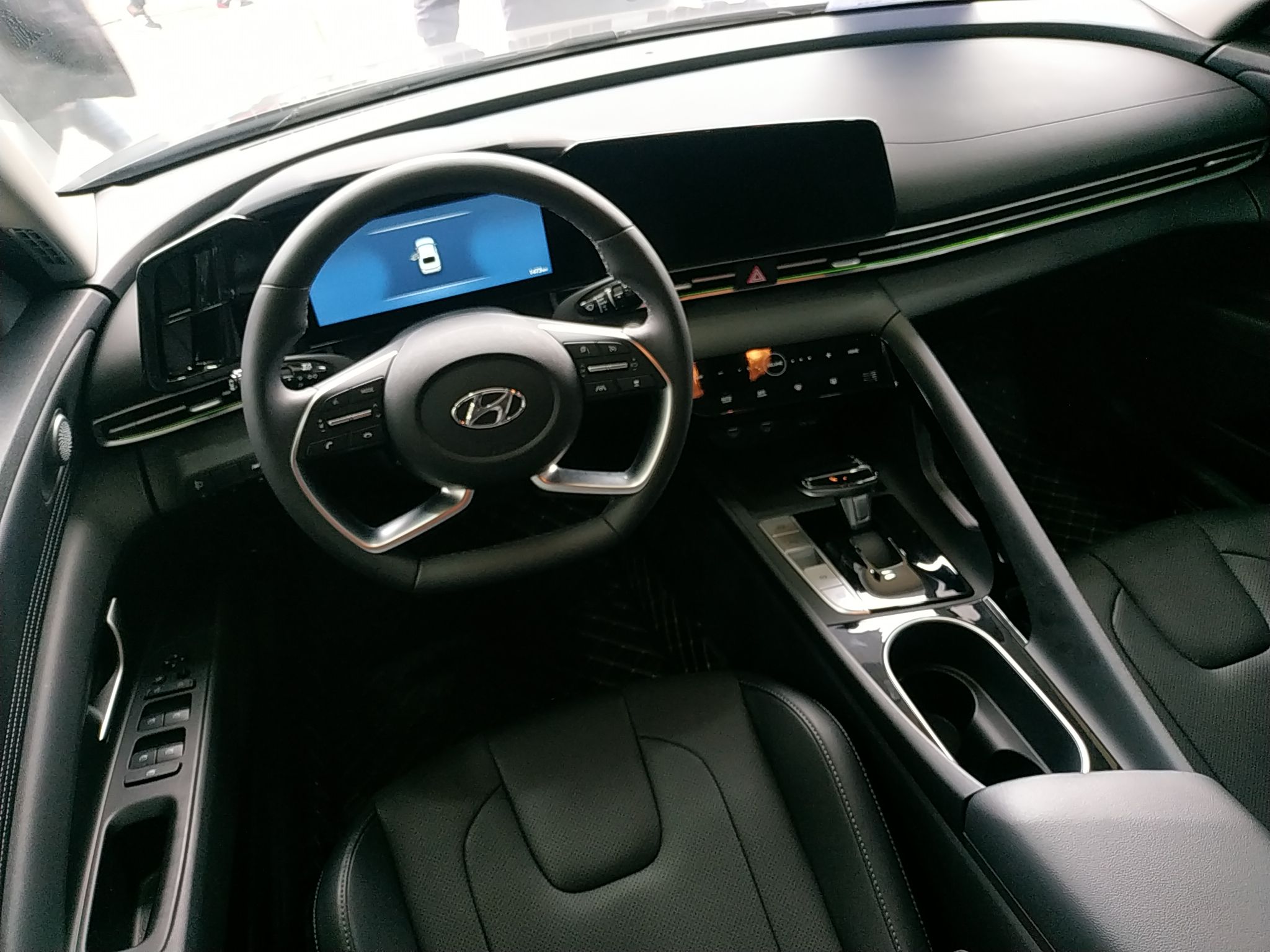 现代伊兰特2021款15l自动4门5座三厢车top旗舰版国Ⅵ