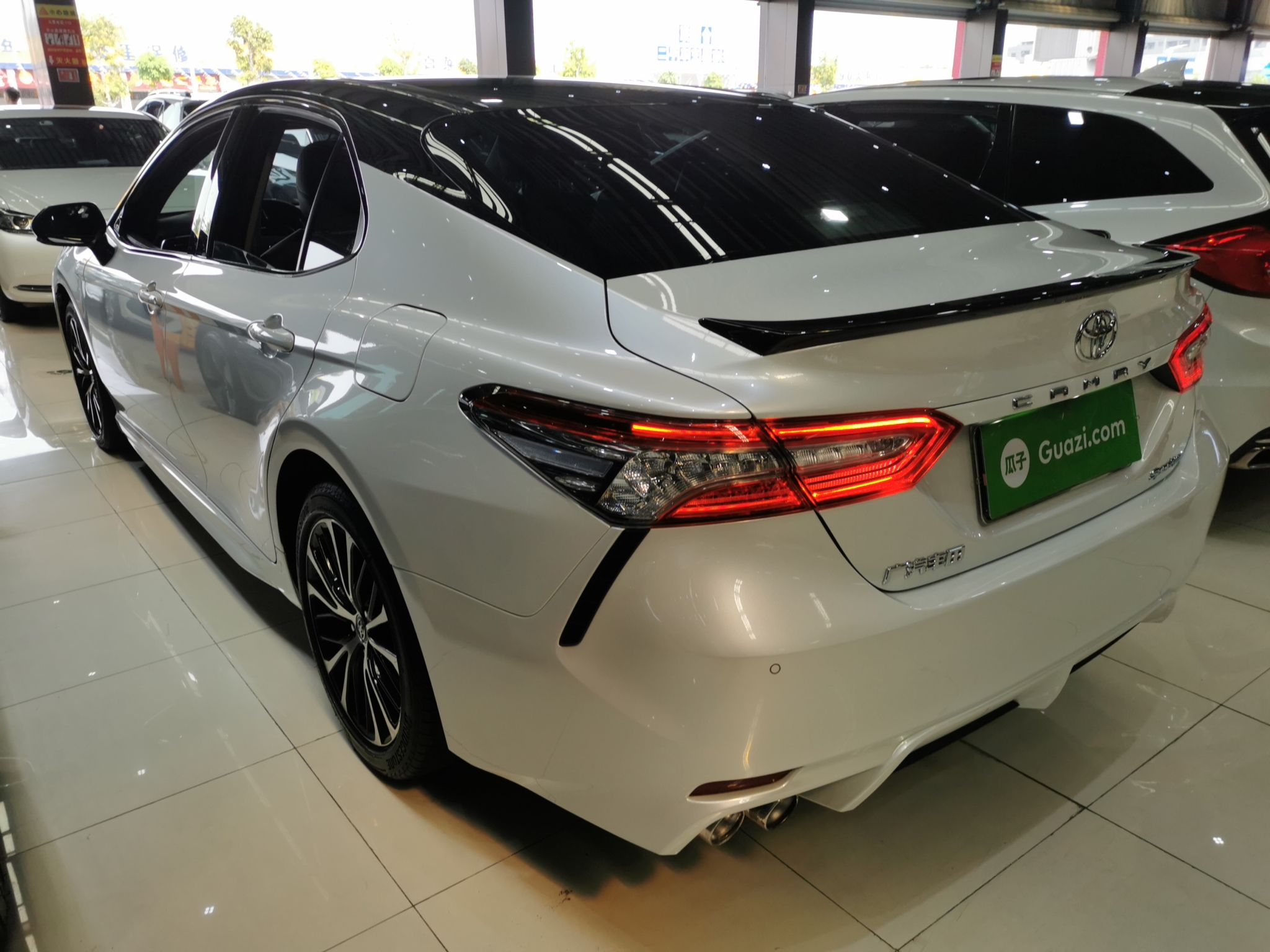 丰田凯美瑞2019款25l自动锋尚版国Ⅵ