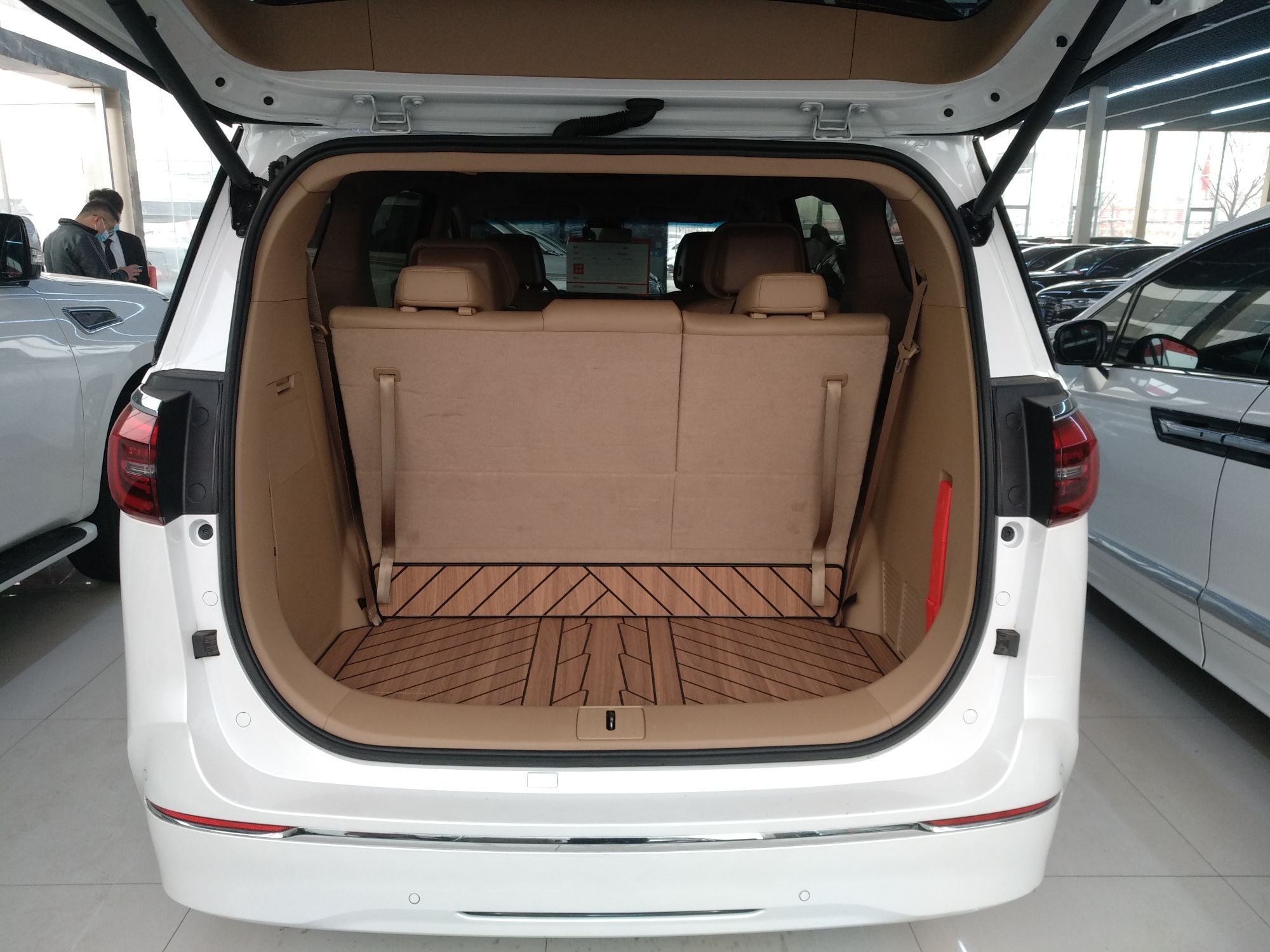 别克gl82020款20t自动7座653t豪华型国Ⅵ