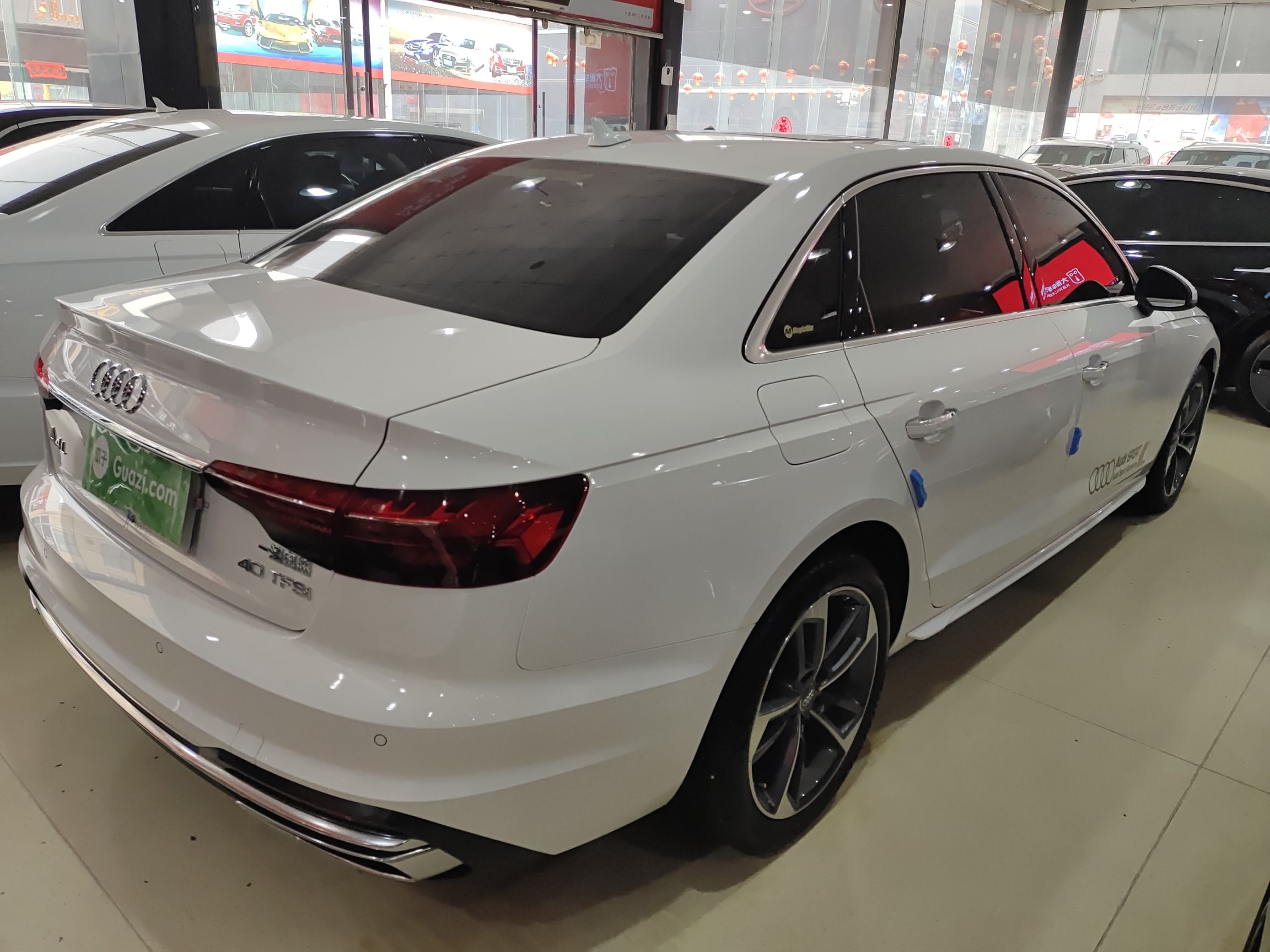 奥迪a4l新款2020图片(2020款奥迪a4l图片高清大图)