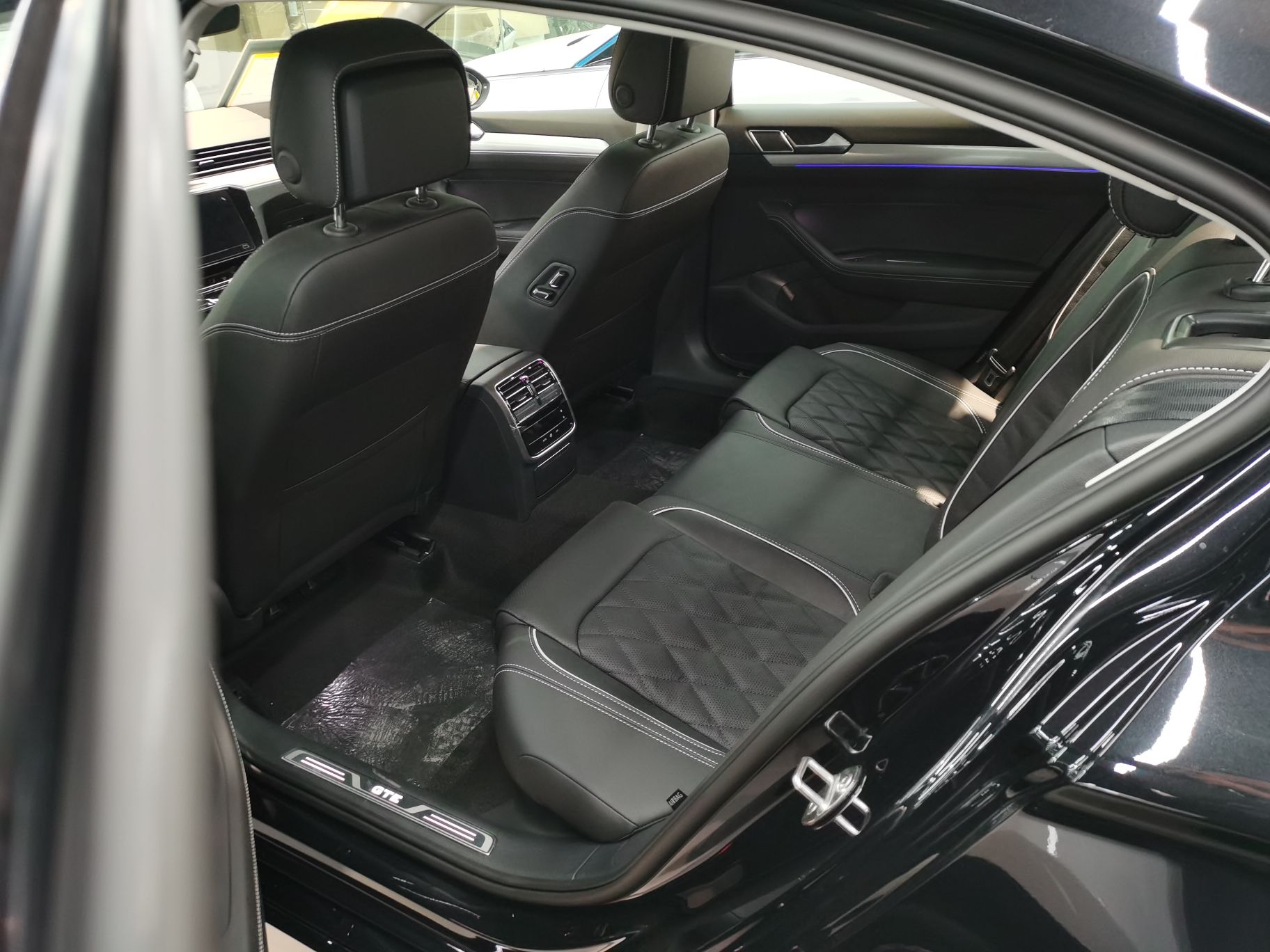 大众迈腾gte2020款14t自动豪华型国Ⅵ