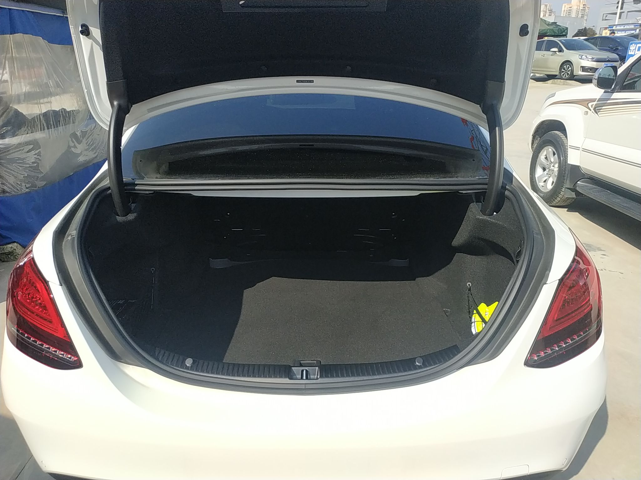 奔驰c级c260l2021款15t自动运动版国Ⅵ