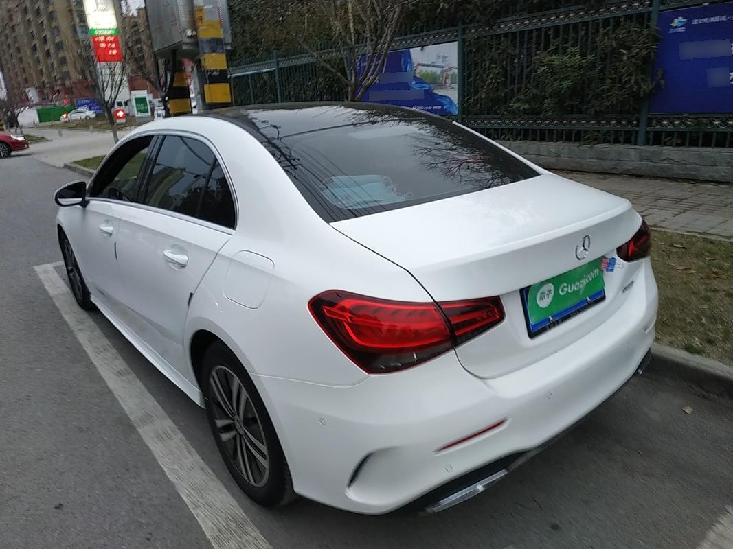 奔馳a級a180l2020款13t自動運動轎車版國Ⅵ