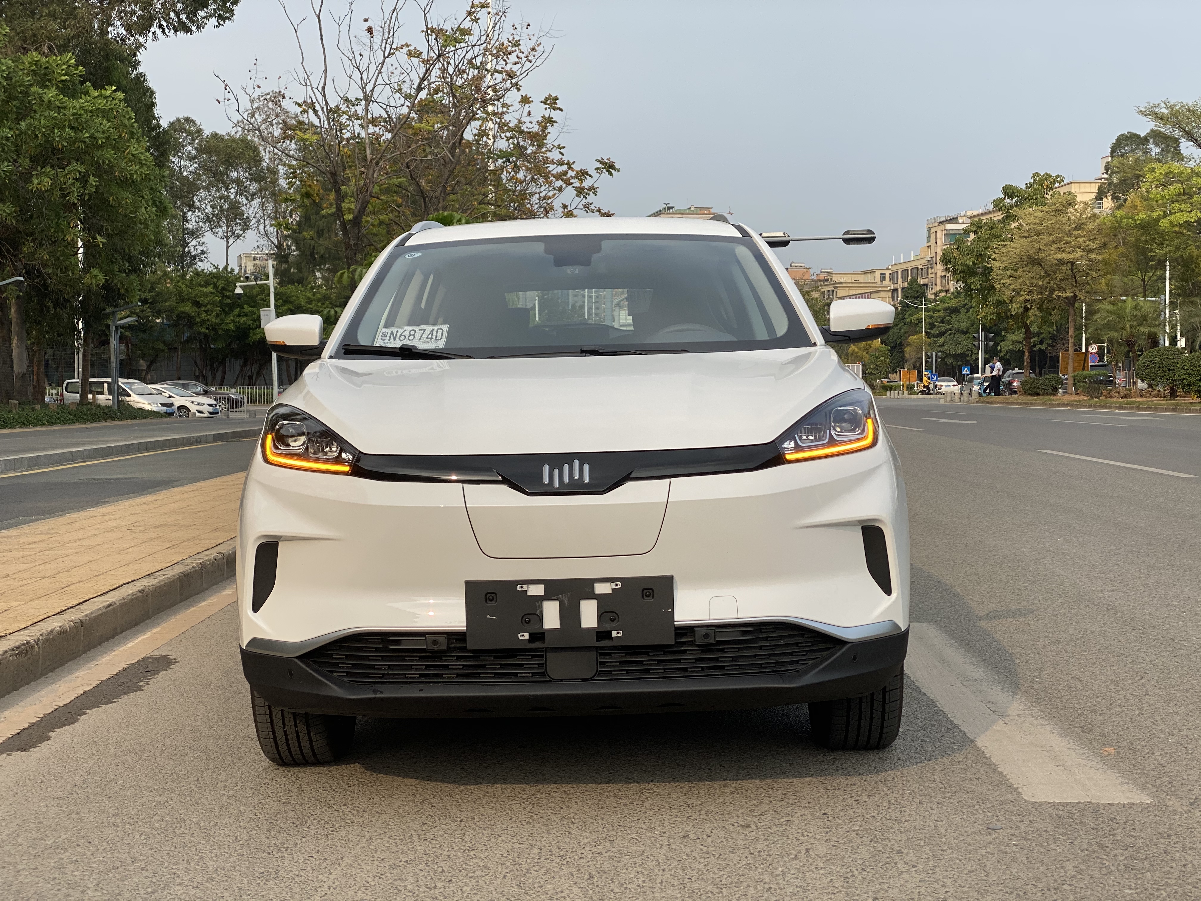 威马ex52020款自动即客行版纯电动