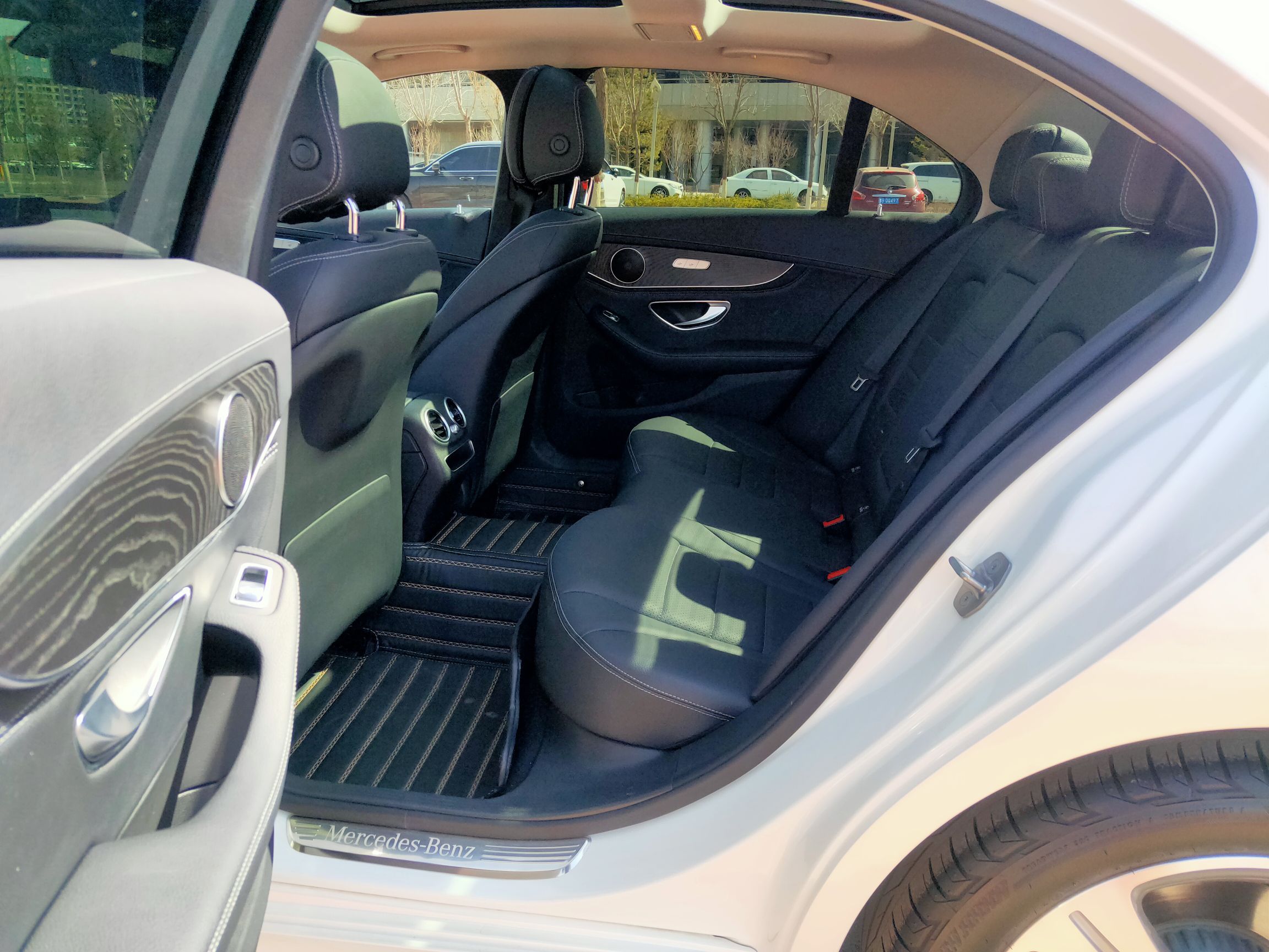 奔驰c级c260l2019款15t自动运动版国Ⅴ