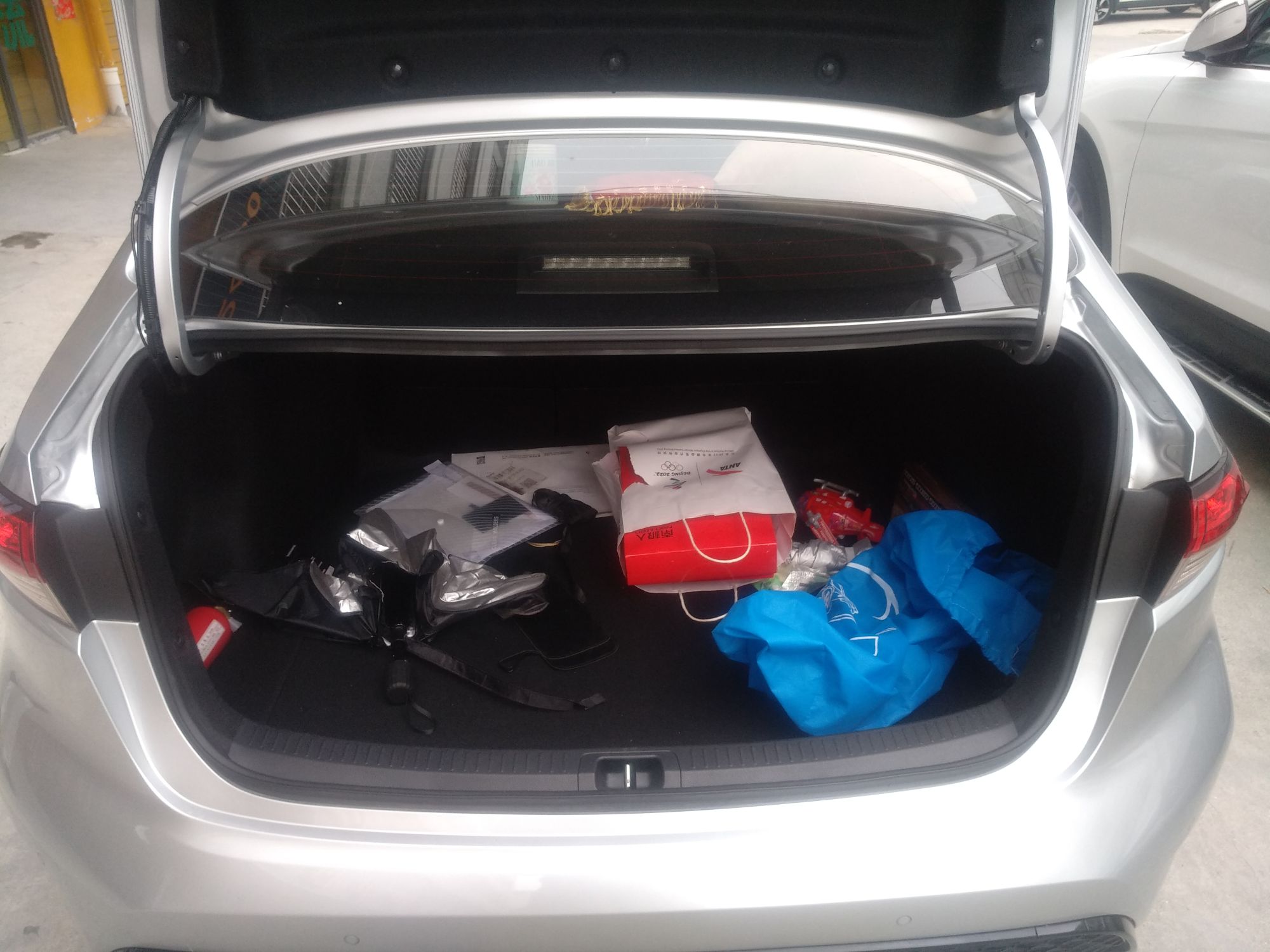 丰田雷凌2021款12t自动185t运动版国Ⅵ