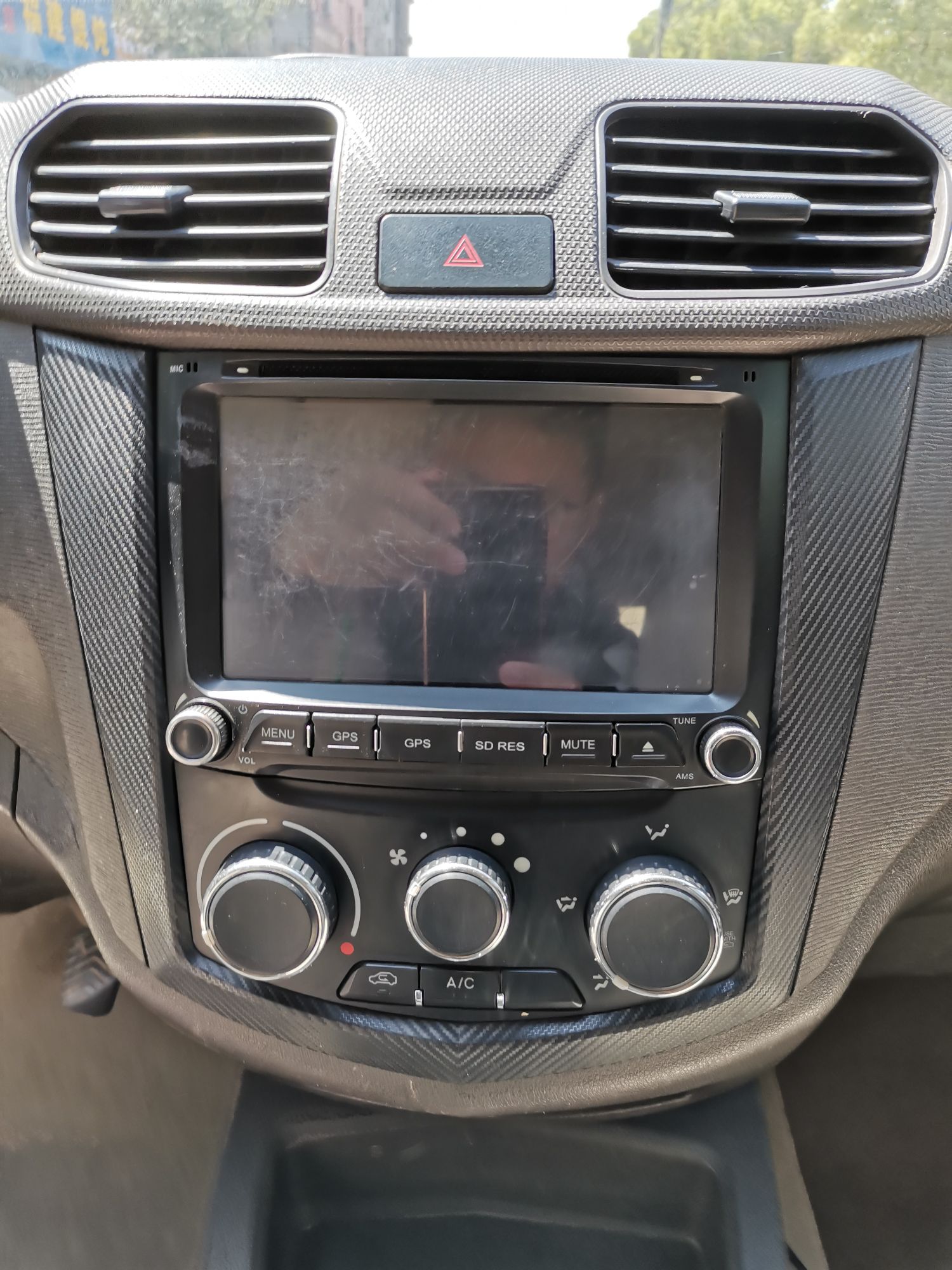 五菱宏光s2016款15l手动7座舒适型