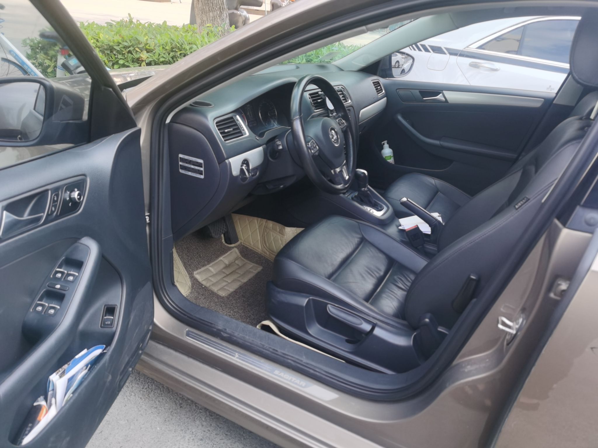 大众速腾2014款14t自动豪华型国Ⅳ