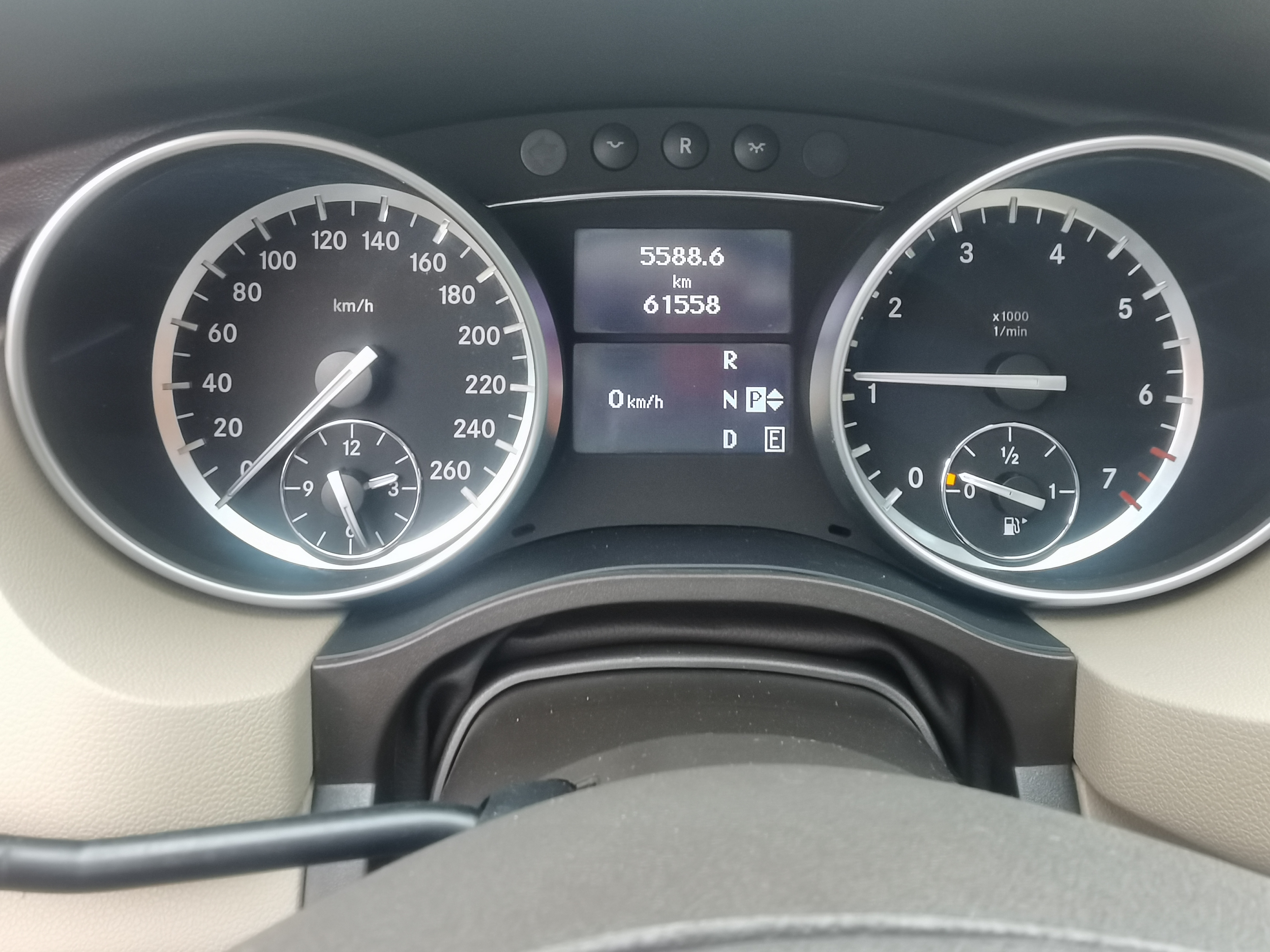 奔驰r级 r320 [进口] 2017款 30t 自动 汽油 商务型臻藏版