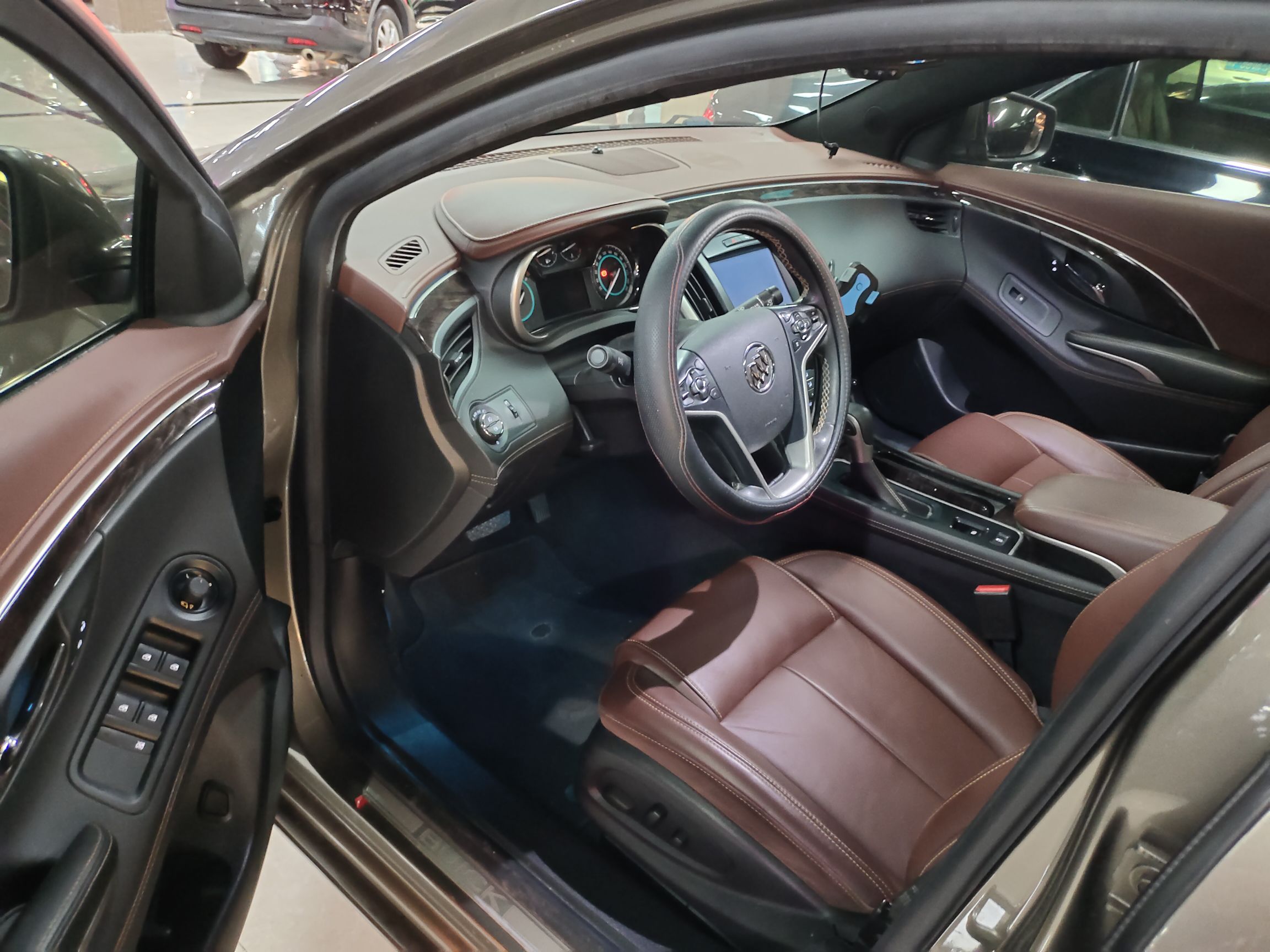 别克君越2014款20t自动改款精英技术型国Ⅴ