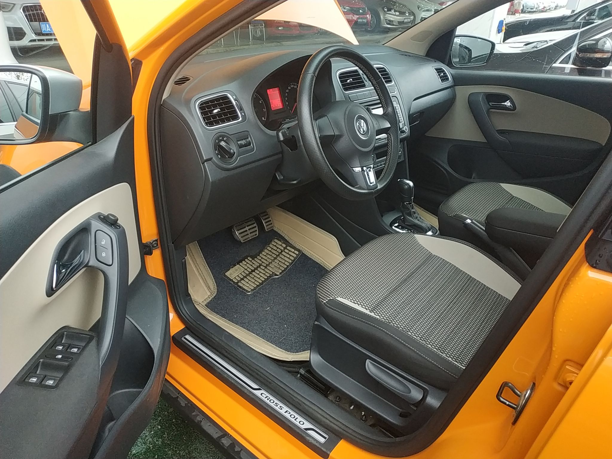 大众polocross2012款16l自动汽油国Ⅳ