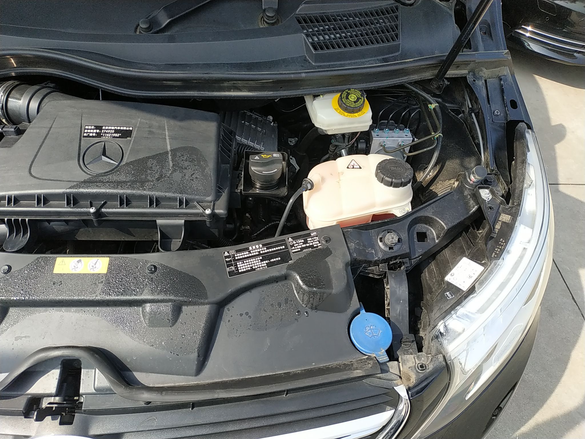 奔驰v级2018款20t自动v260尊贵版国Ⅵ