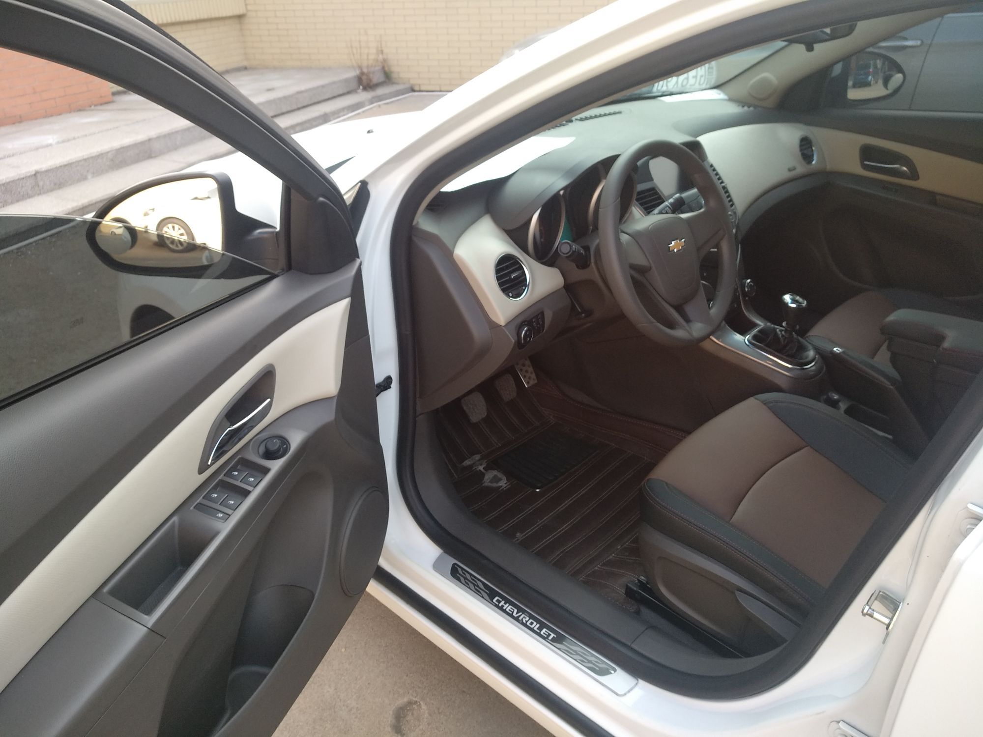 雪佛兰科鲁兹2015款15l手动经典版se国Ⅴ