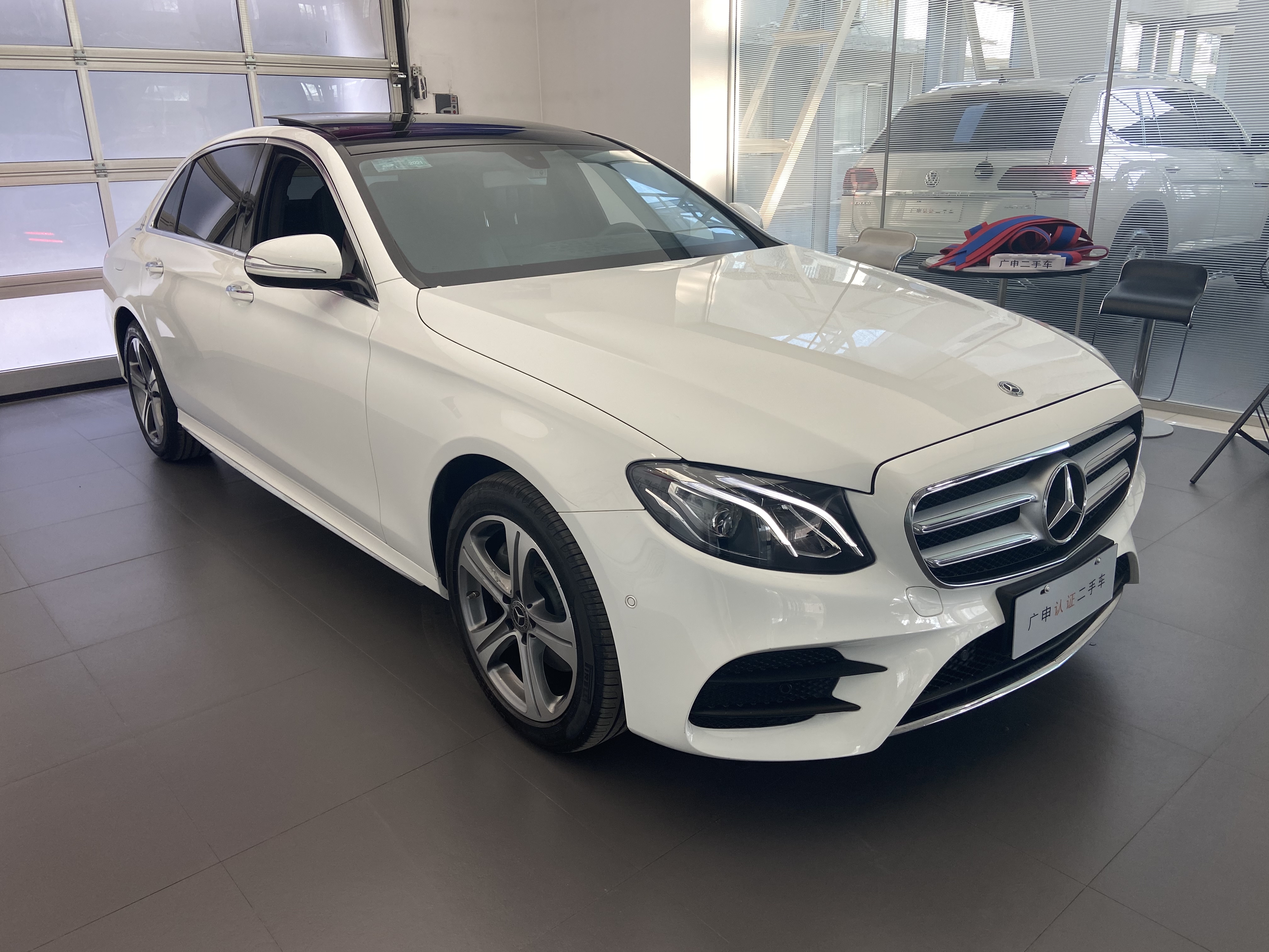 奔驰e级e260l2019款15t自动汽油运动型国Ⅵ