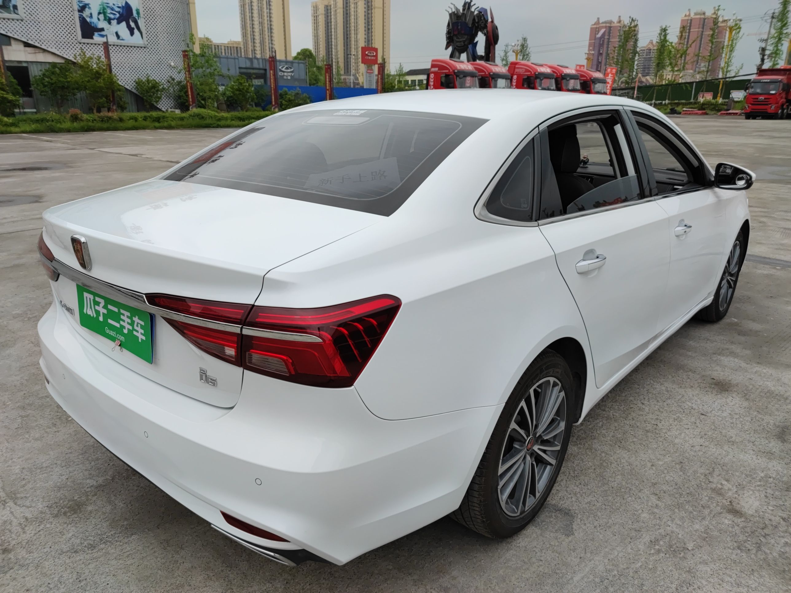 荣威i6 2019款 1.6L 自动 4G互联至尊大赞版 (国Ⅵ) 