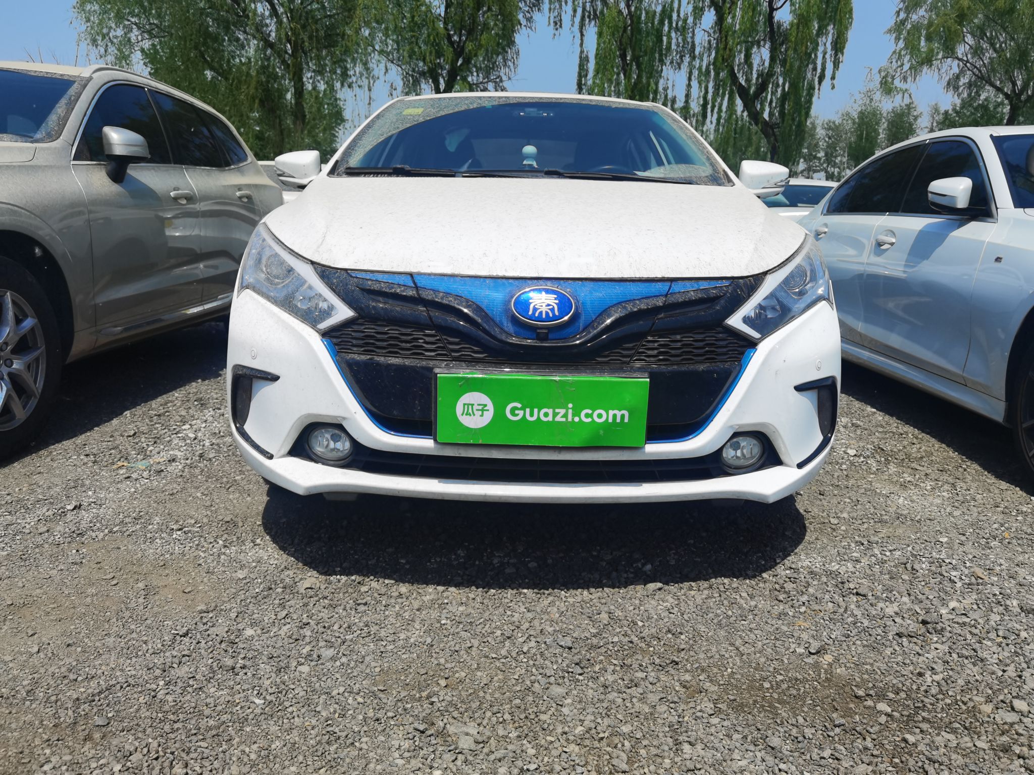 比亚迪秦ev3002016款自动尊贵型纯电动