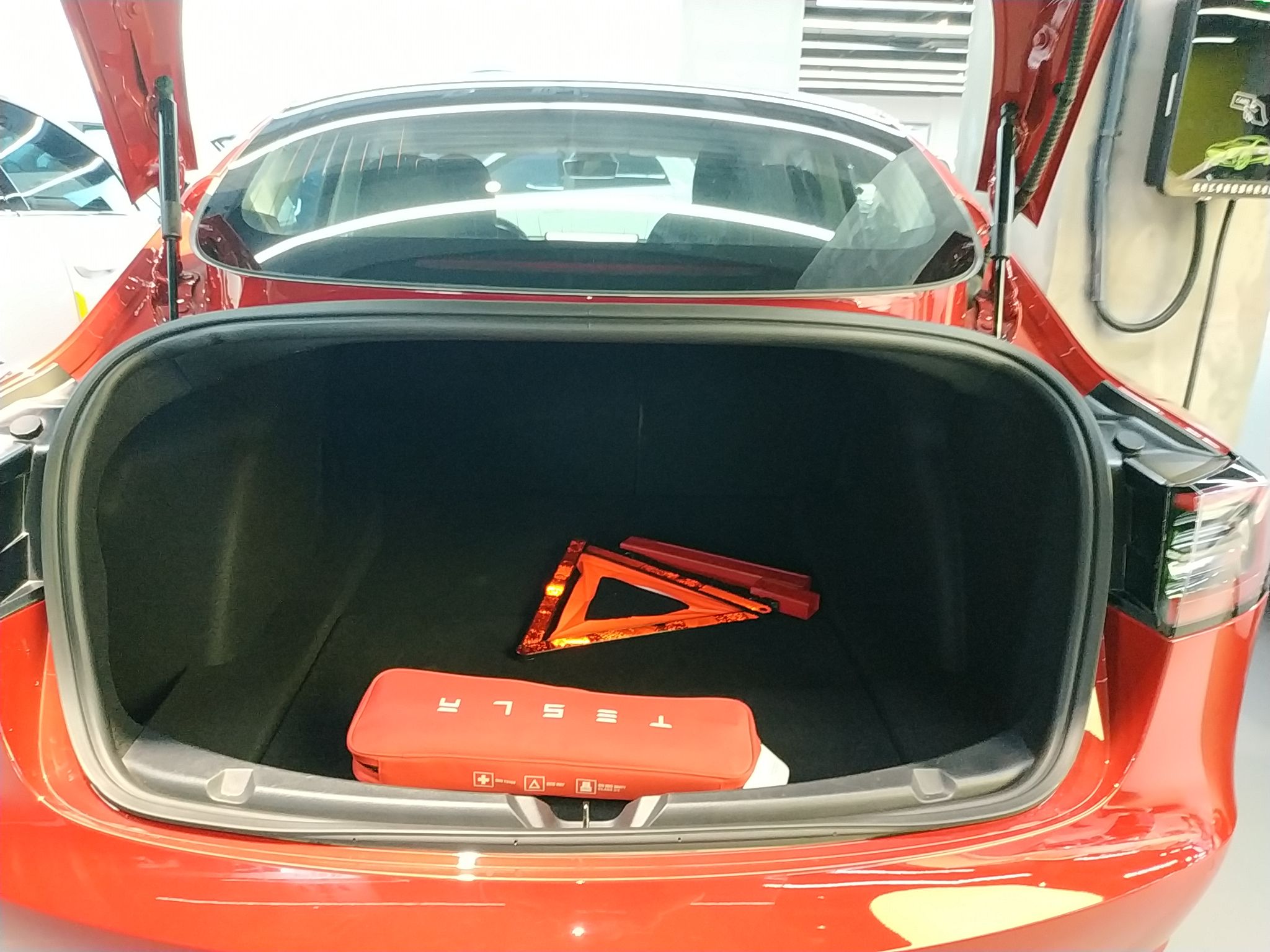 特斯拉model32019款自动标准续航升级版纯电动