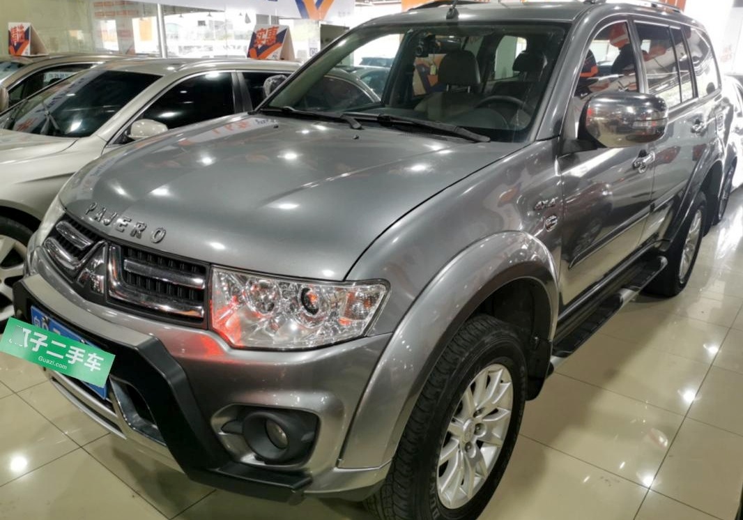 三菱帕杰罗 劲畅13款3 0l 自动两驱豪华版二手车 价格图片报价多少钱 瓜子二手车