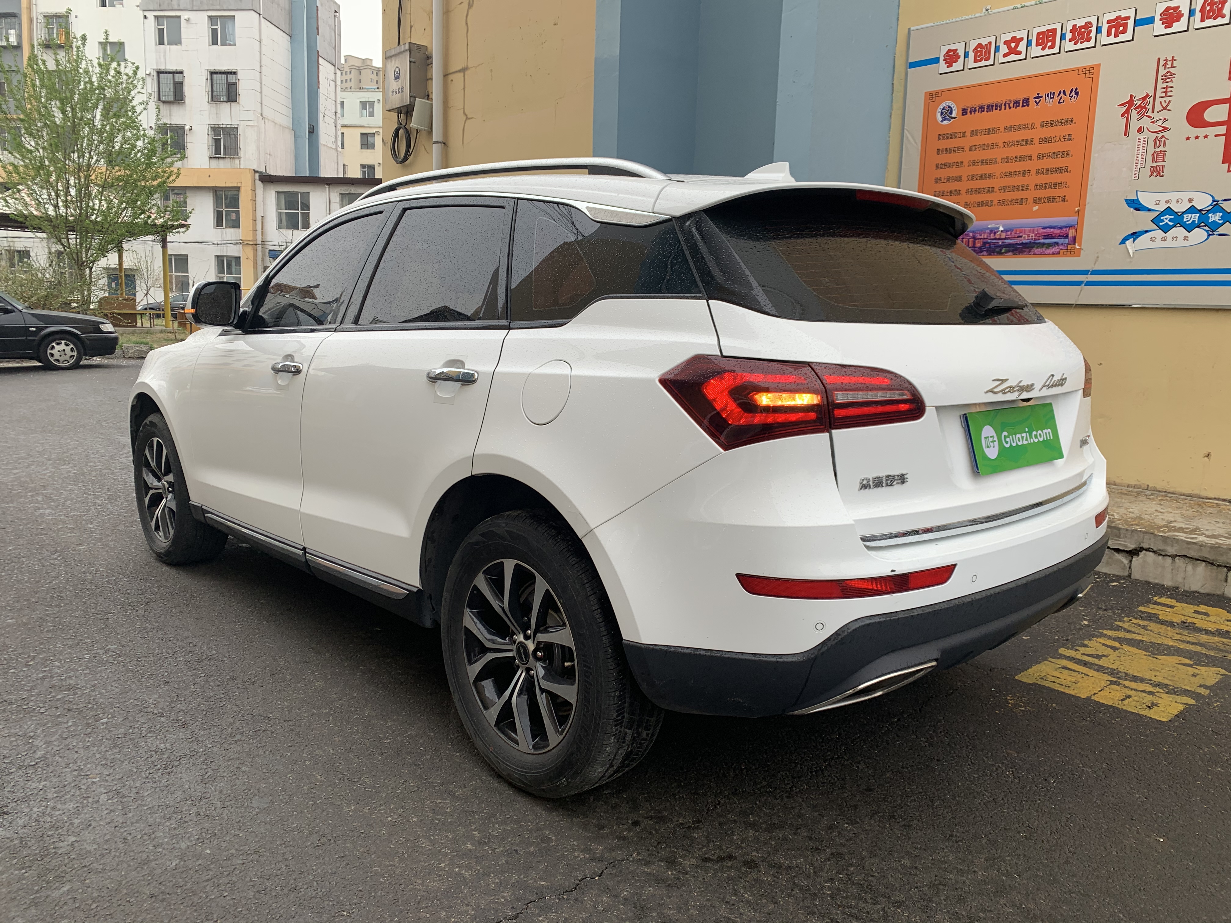 众泰t600coupe2017款15t自动尊享型国Ⅴ