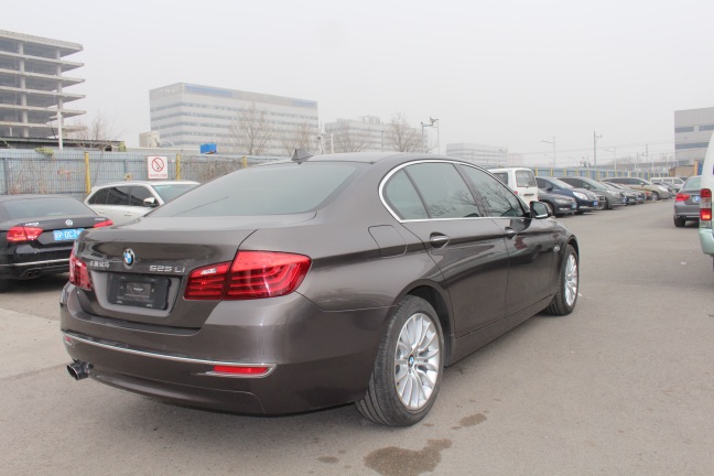 宝马5系 525Li 2014款 2.0T 自动 汽油 豪华设计套装 (国Ⅳ) 