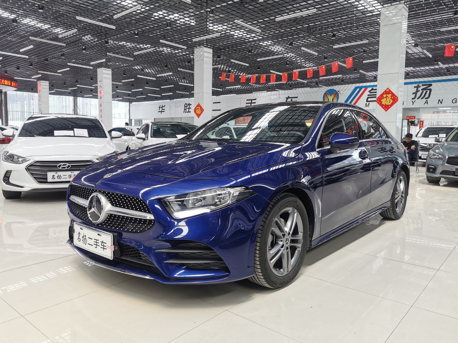 奔驰a级a180l2020款13t自动改款2运动轿车国Ⅵ