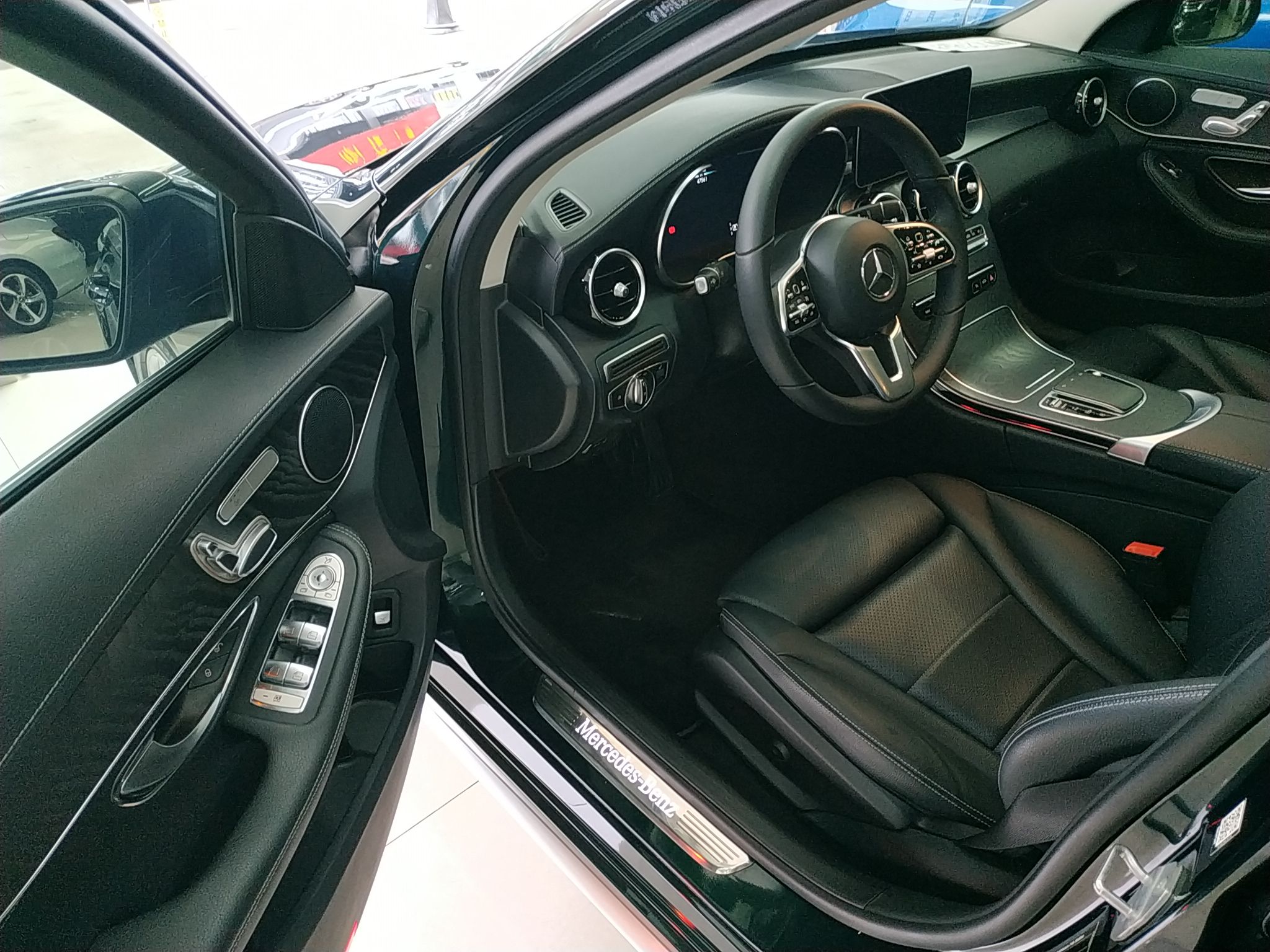 奔驰c级c260l2019款15t自动运动版国Ⅵ