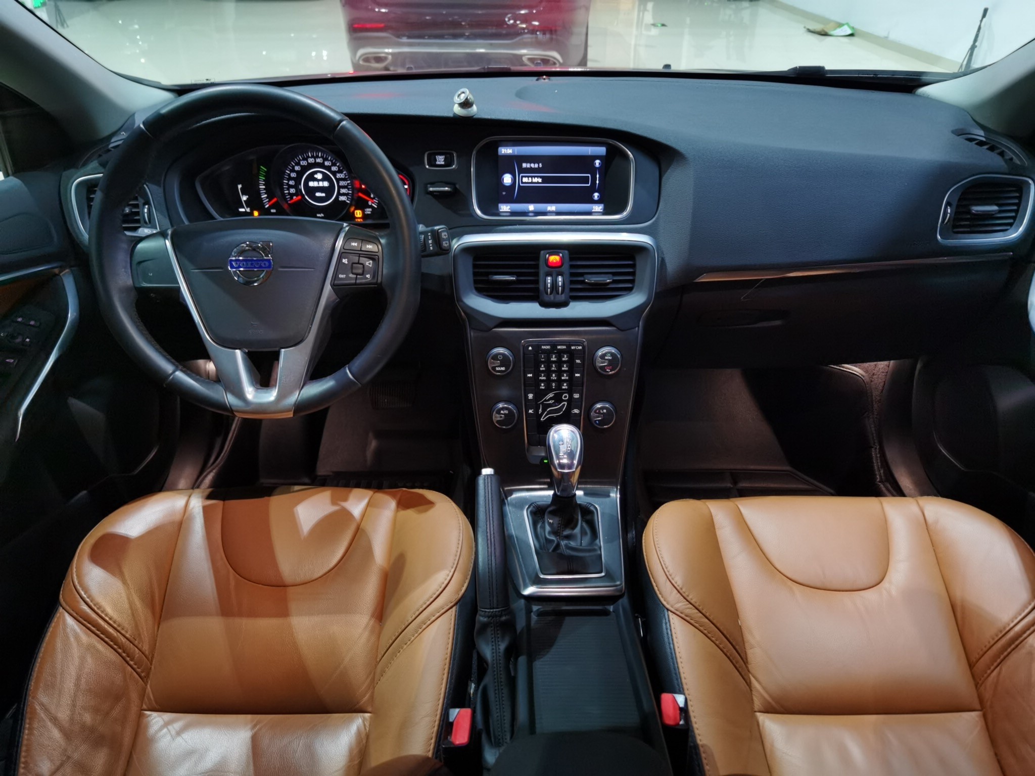 沃尔沃v40进口2013款20t自动智逸版