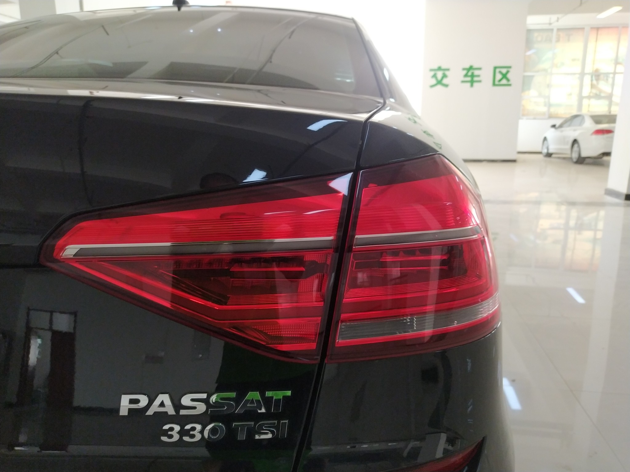 大众帕萨特 2016款 1.8T 自动 汽油 330TSI御尊版 (国Ⅴ) 
