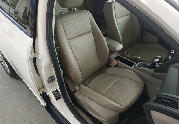 福特福克斯 2018款 1.6L 自动 4门5座三厢车 舒适型智行版 (国Ⅴ) 