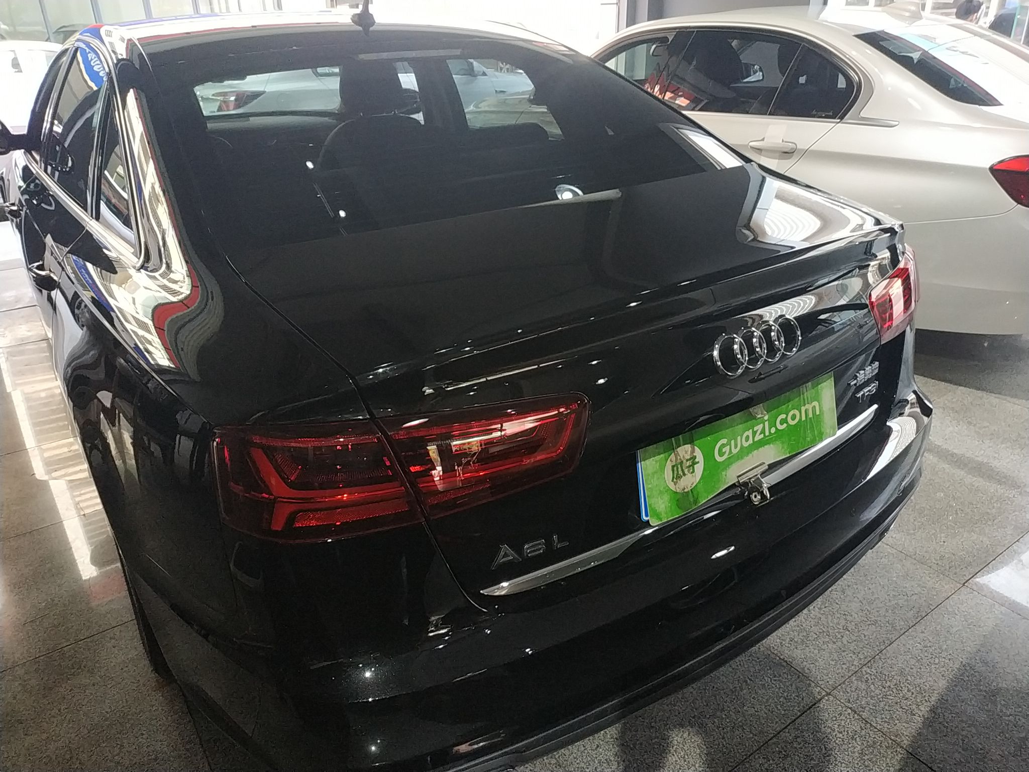 奥迪A6L 35TFSI 2018款 2.0T 自动 时尚型30周年纪念版 (国Ⅴ) 