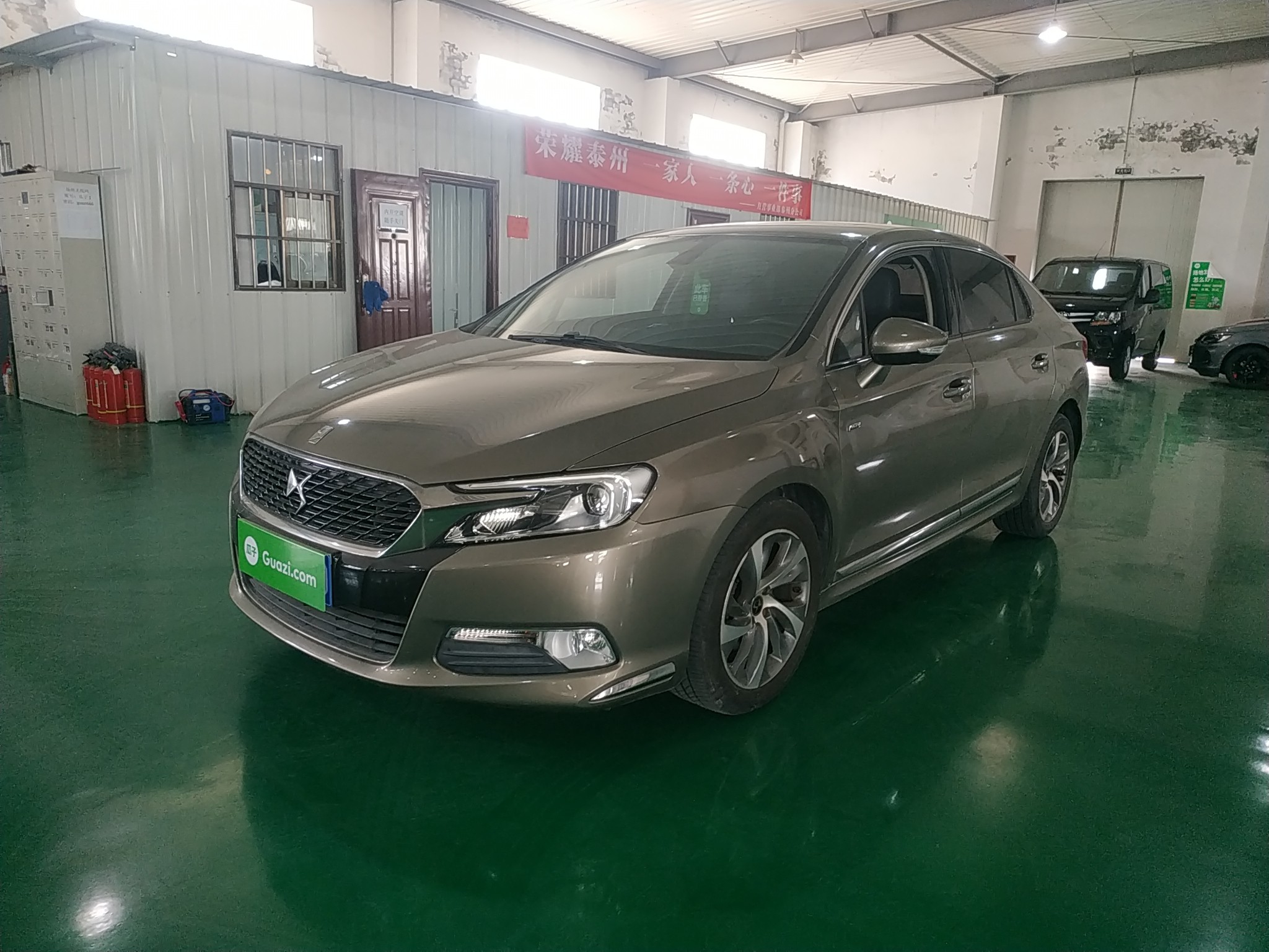 DS5LS三厢 2014款 1.6T 自动 4门5座三厢车 雅致版THP160 (国Ⅴ) 