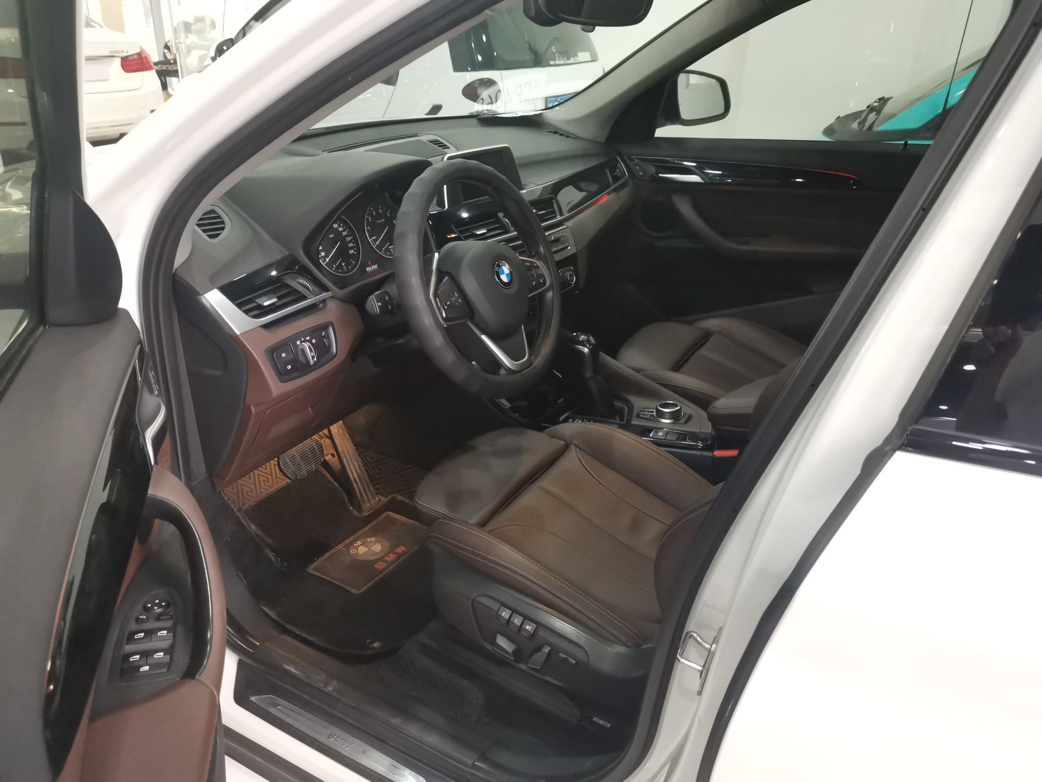 宝马X1 sDrive20Li 2016款 2.0T 自动 前驱 汽油 豪华型 (国Ⅴ) 
