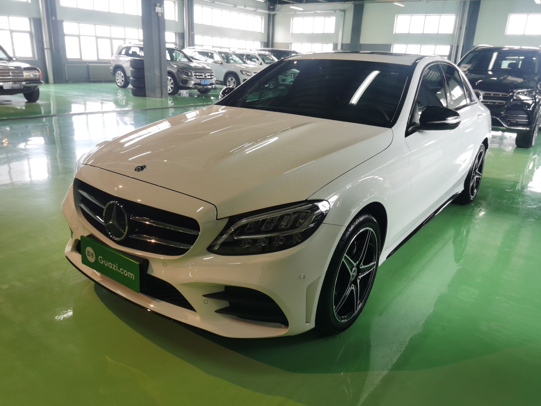 奔驰c级c2602020款15t自动运动版国Ⅵ