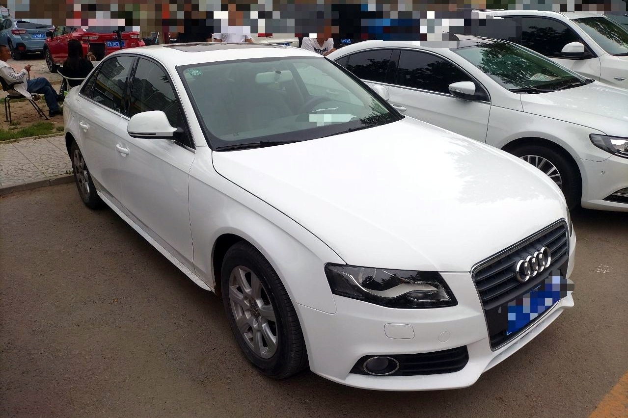 奥迪a4l 2011款 2.0 tfsi 标准型