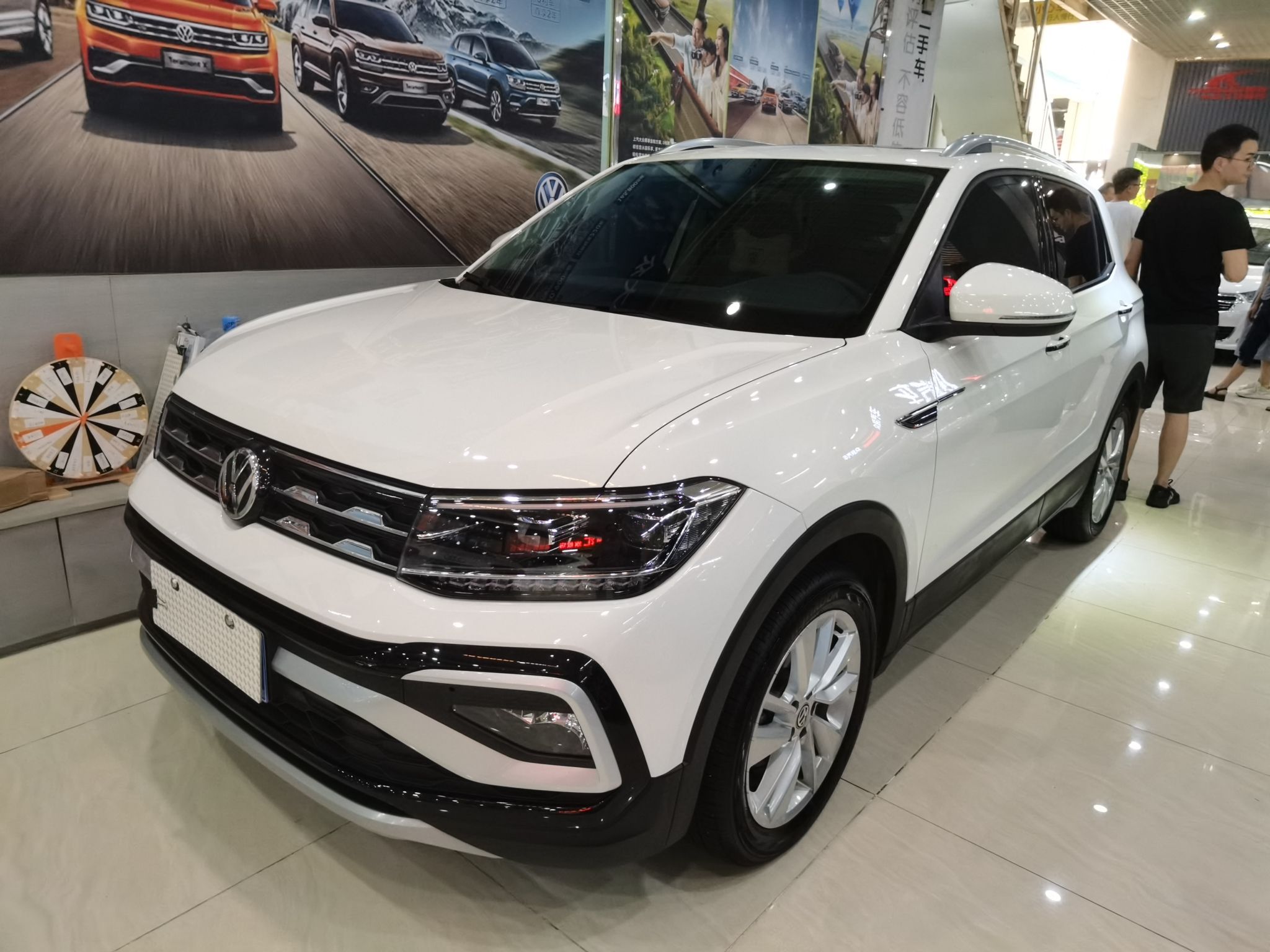 大众tcross途铠2020款15l自动舒适版国Ⅵ