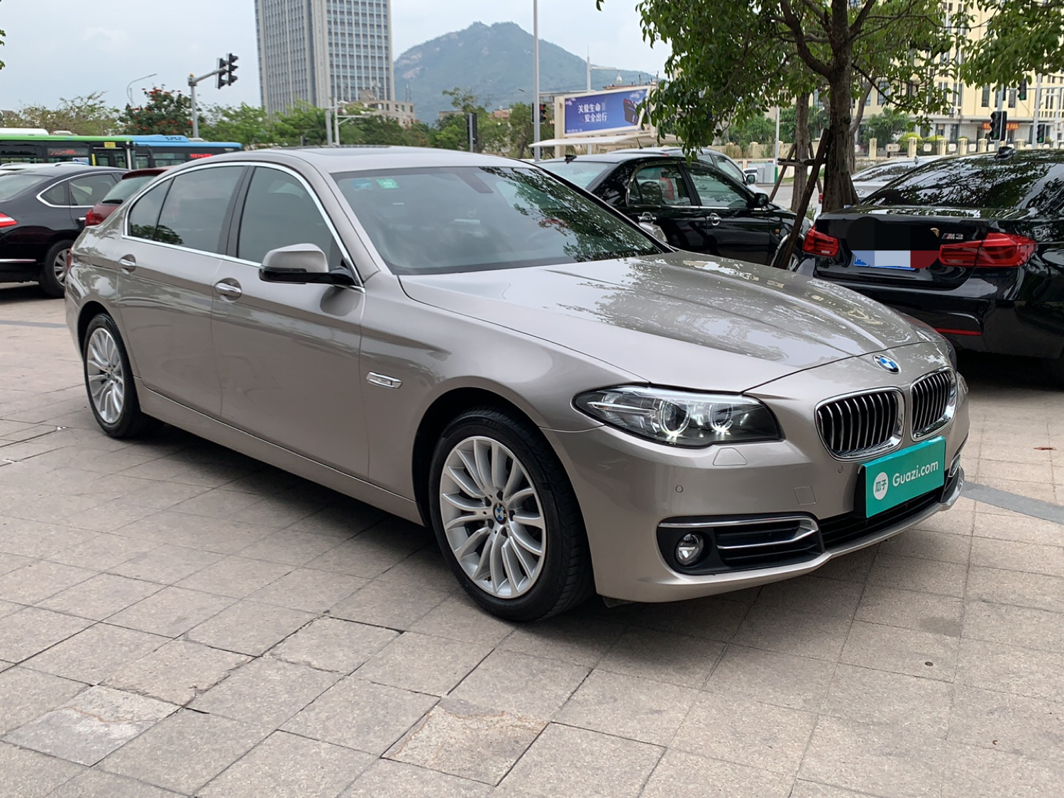 宝马5系 525Li 2017款 2.0T 自动 汽油 豪华设计套装 (国Ⅴ) 