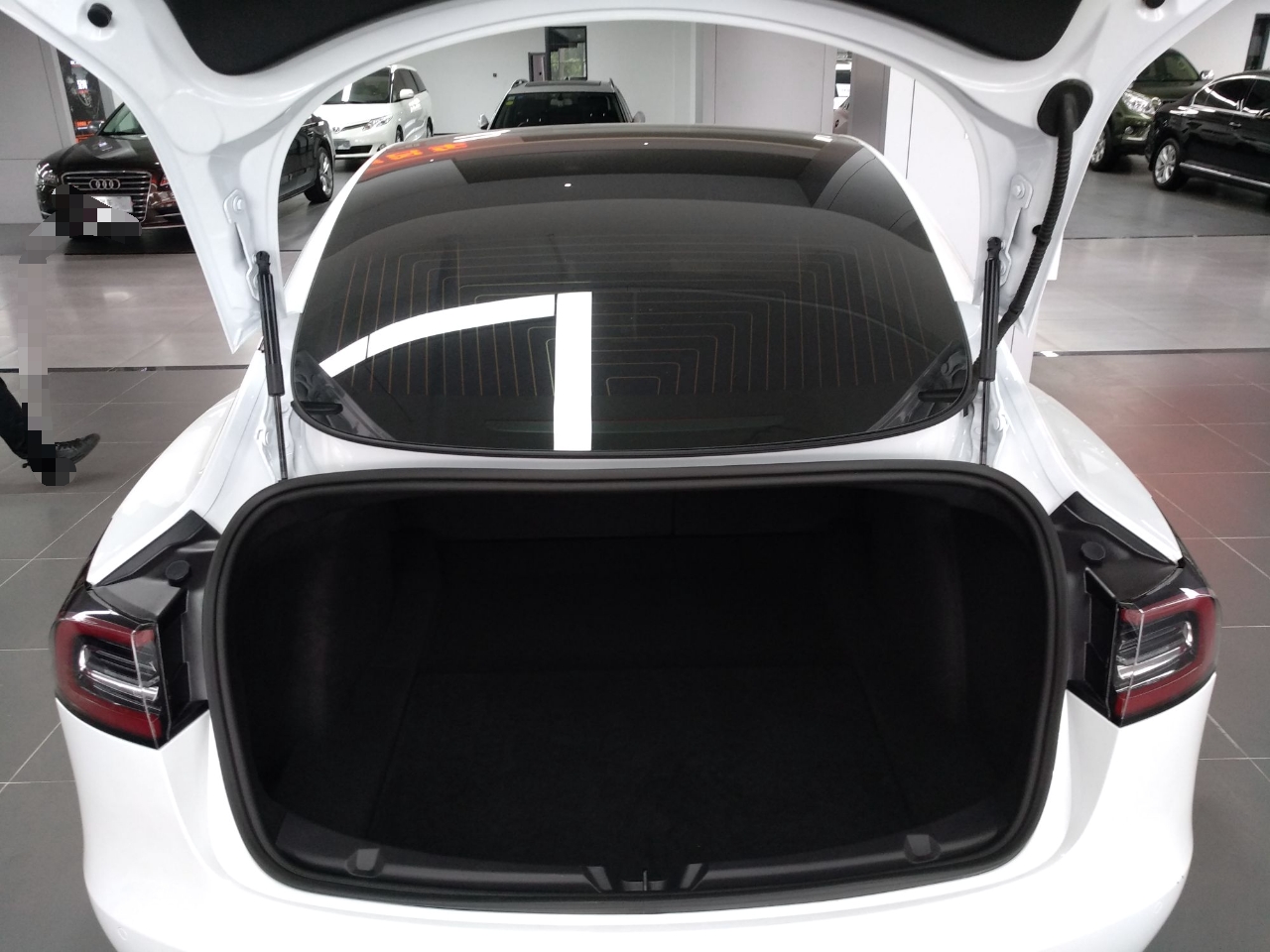 特斯拉model32020款自动标准续航升级版纯电动