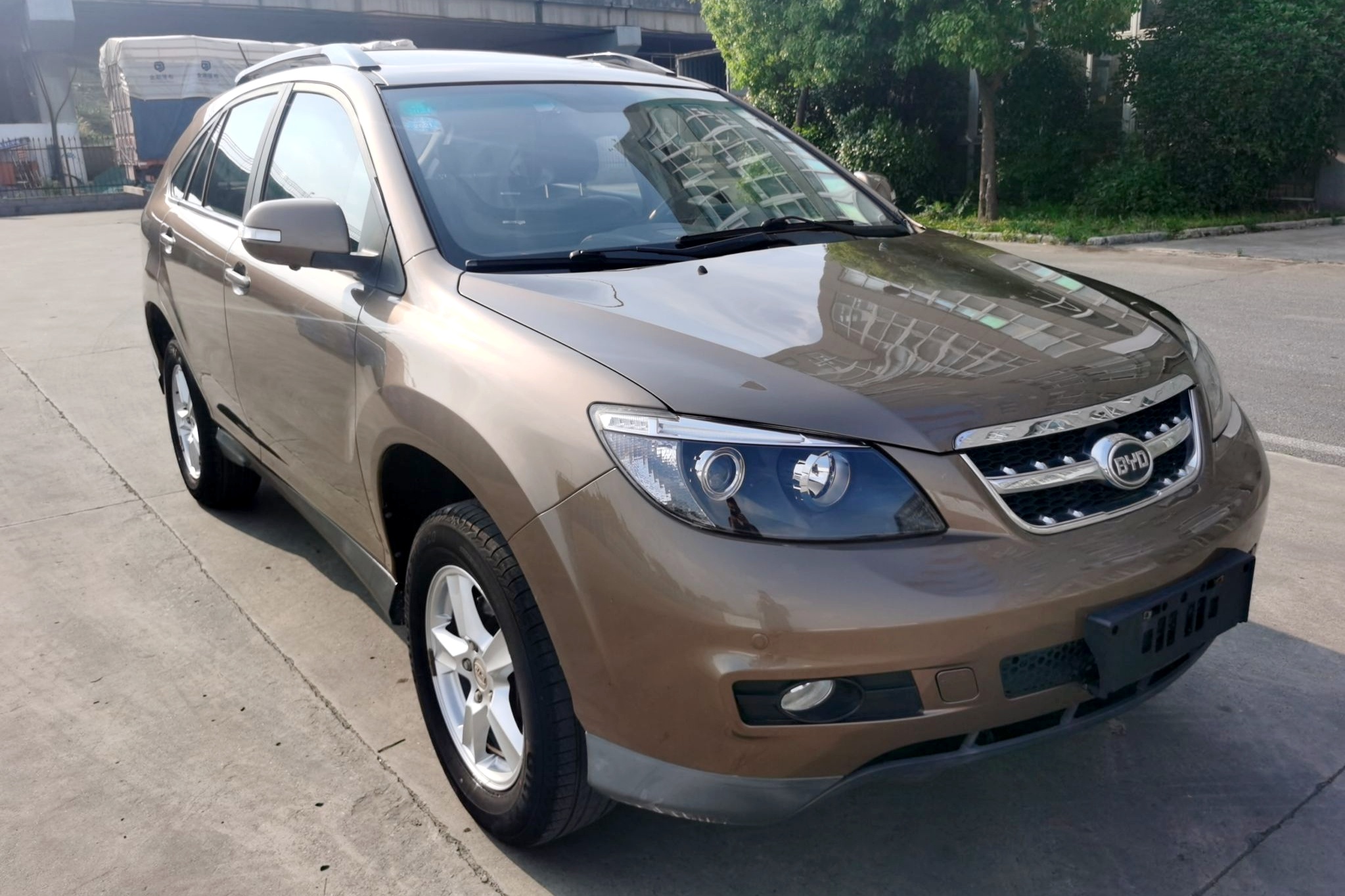 比亚迪s6 2014款 2.0l 手动尊贵型 5座