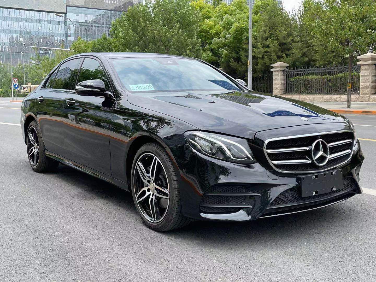 奔驰e级e3002017款20t自动汽油运动型改款国Ⅴ