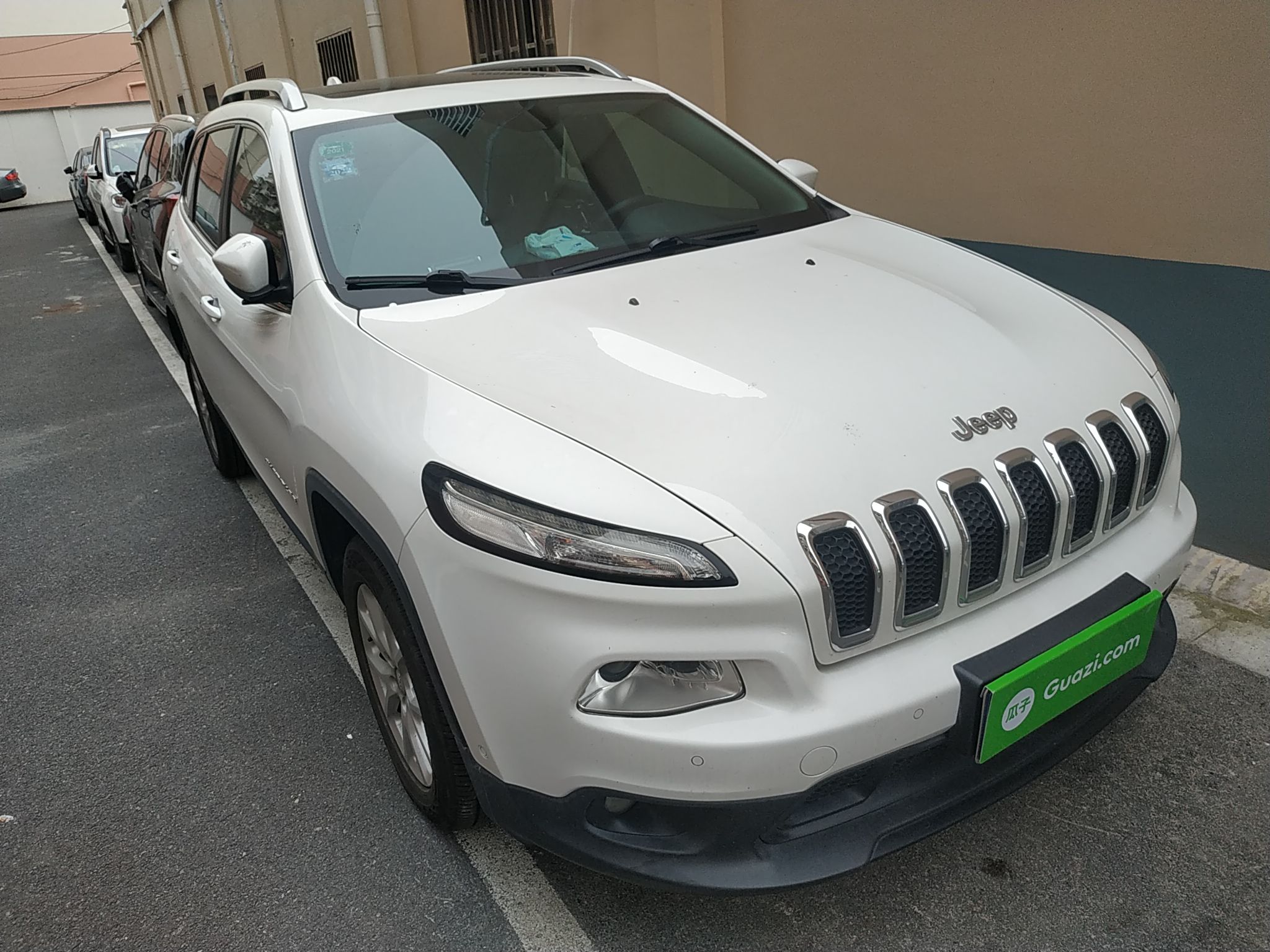 吉普自由光 2016款 2.0l 自动 优越版 (国Ⅴ)