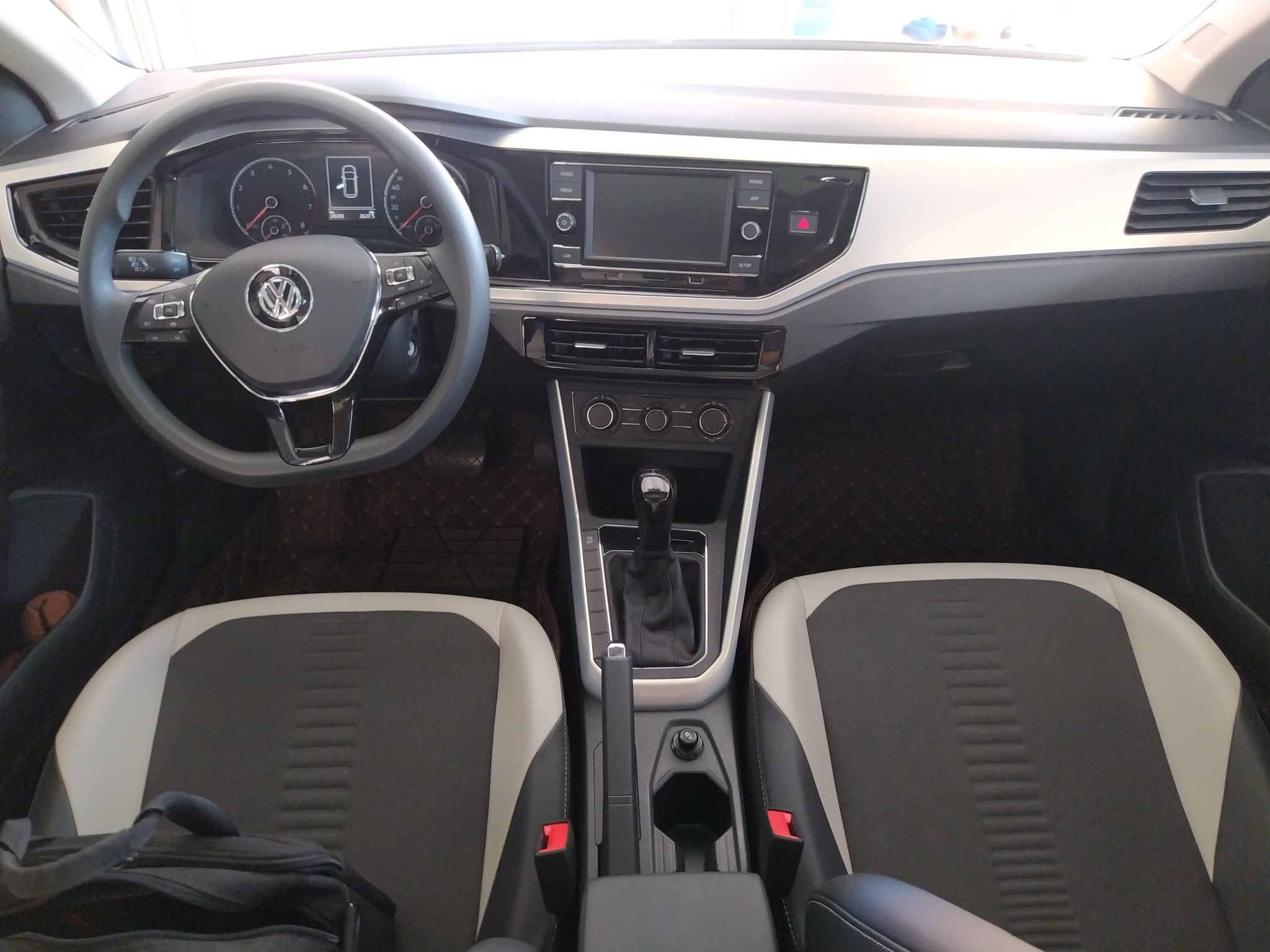 大众polo 2019款 1.5l 自动 5门5座两厢车 炫彩科技版 (国Ⅵ)