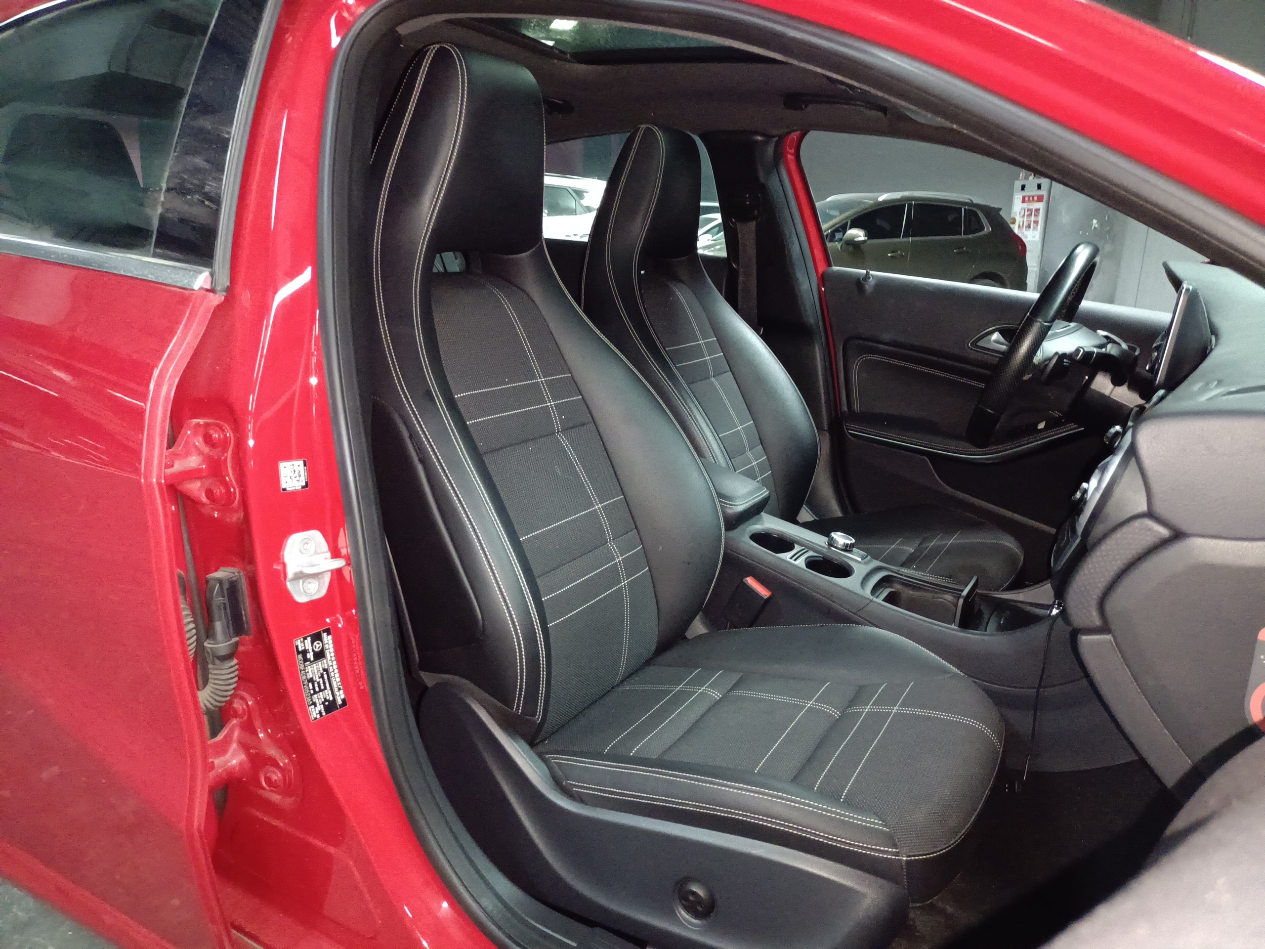 奔驰A级 A200 [进口] 2015款 1.6T 自动 汽油 时尚型 