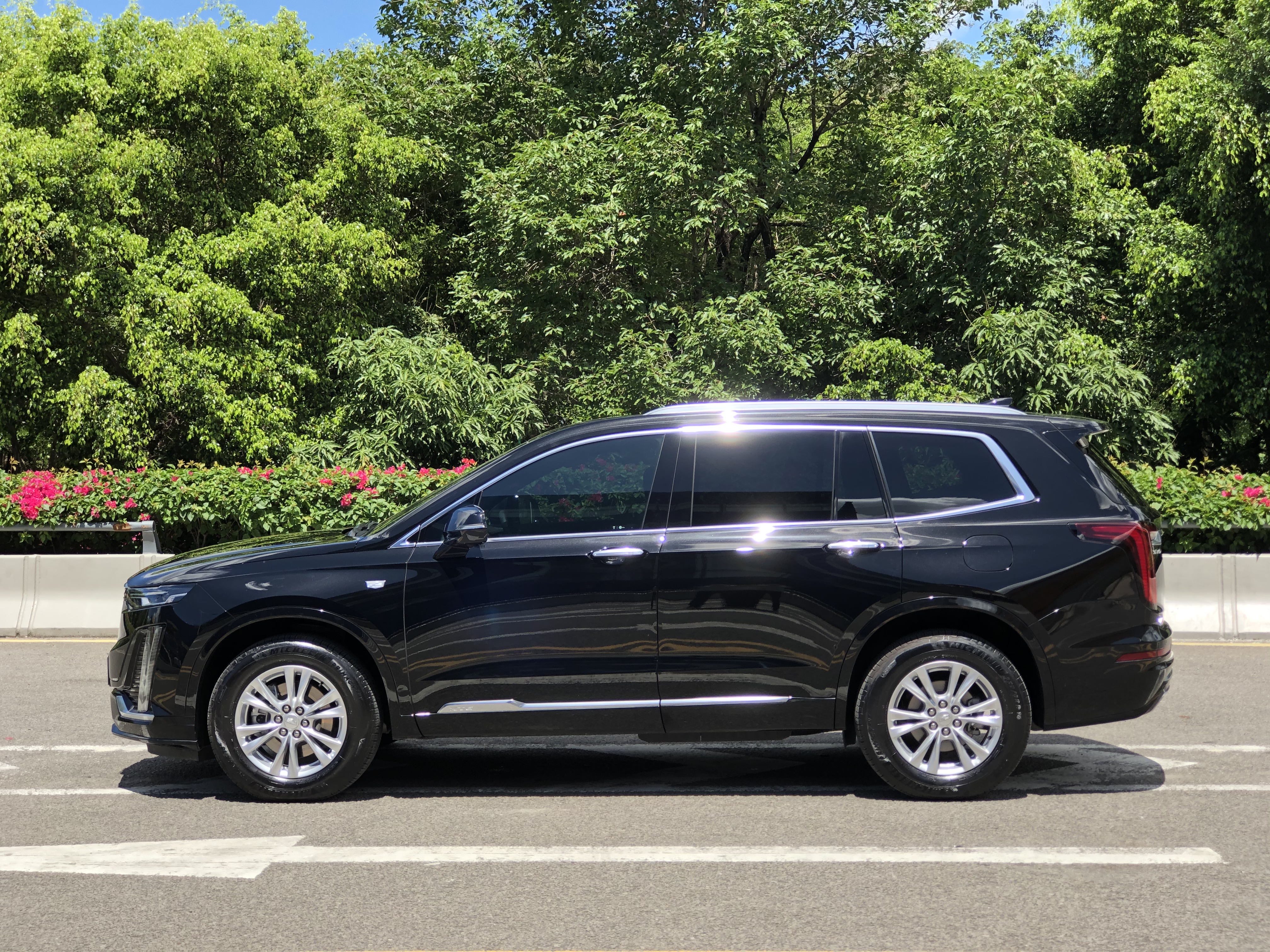 凯迪拉克xt62020款20t自动28t风尚型国Ⅵ