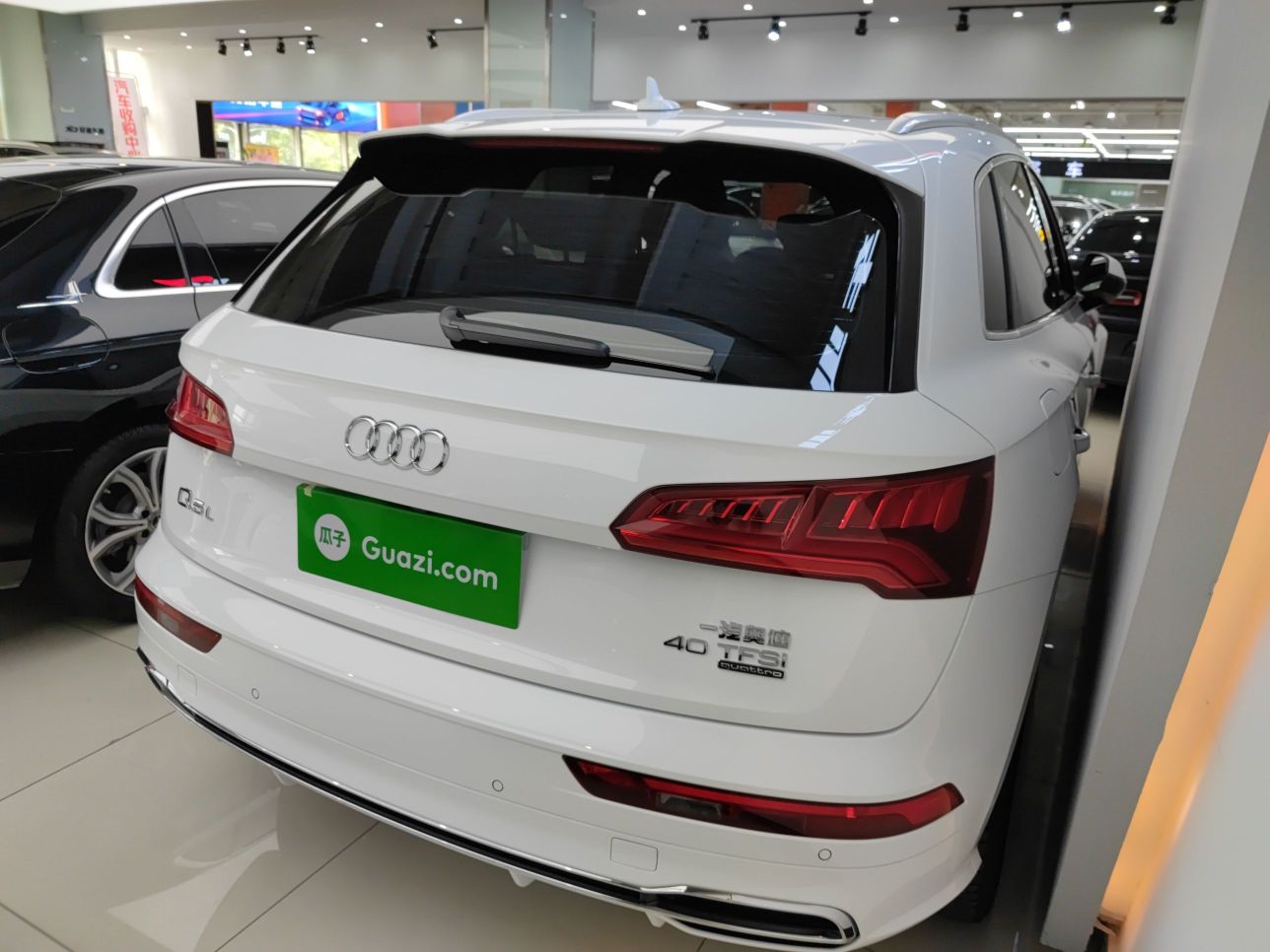 奥迪Q5L 40TFSI 2018款 2.0T 自动 荣享时尚型 (国Ⅵ) 