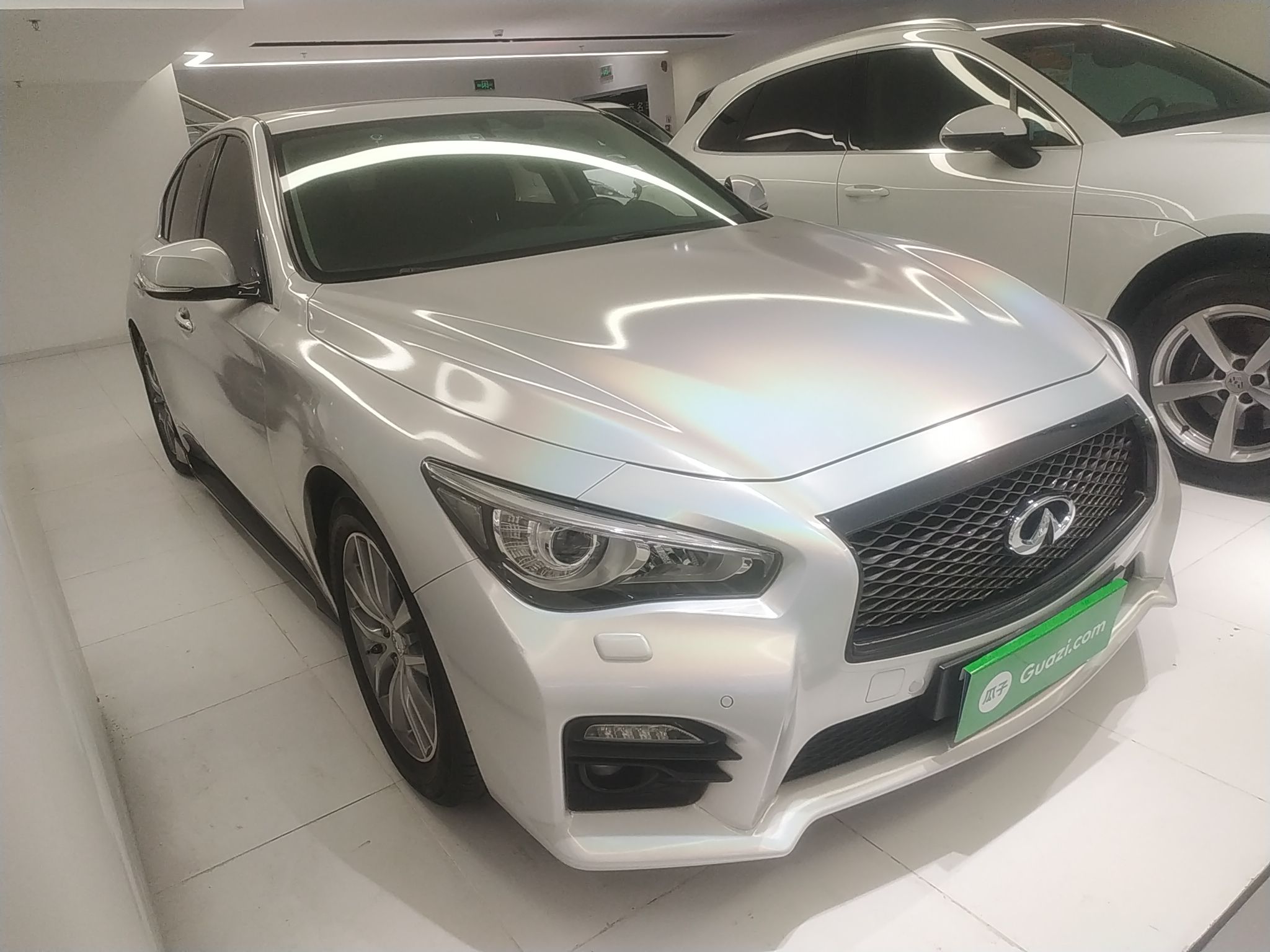 英菲尼迪Q50 [进口] 2014款 3.7L 自动 豪华版 (欧Ⅴ) 