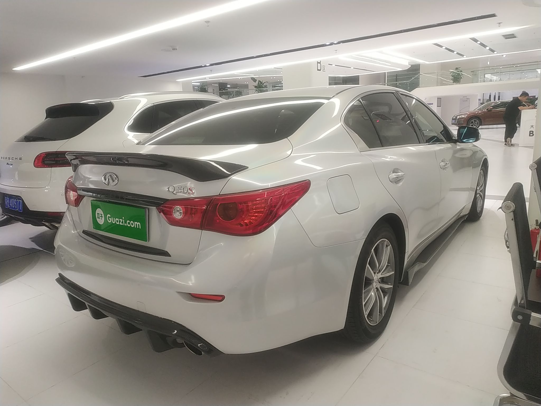 英菲尼迪Q50 [进口] 2014款 3.7L 自动 豪华版 (欧Ⅴ) 