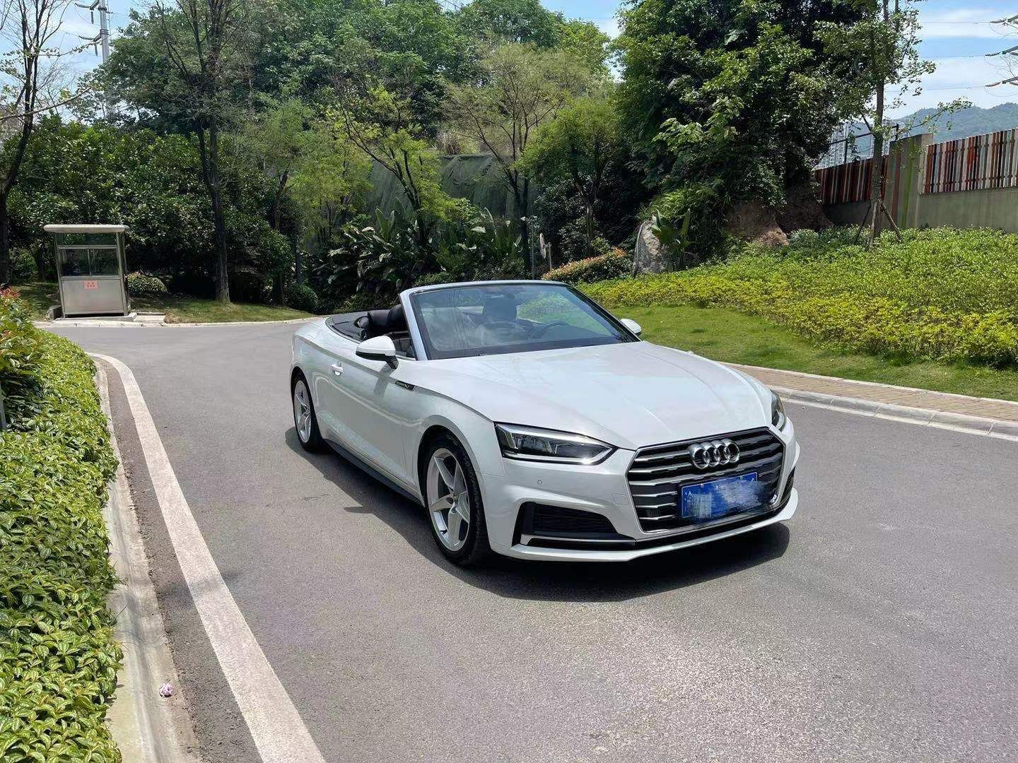 奥迪a5敞篷40tfsi进口2019款20t自动汽油时尚型