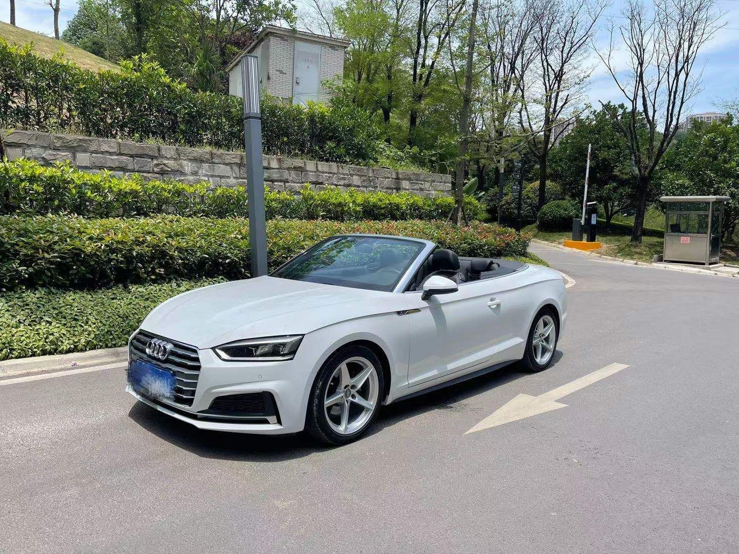 奥迪a5敞篷40tfsi进口2019款20t自动汽油时尚型